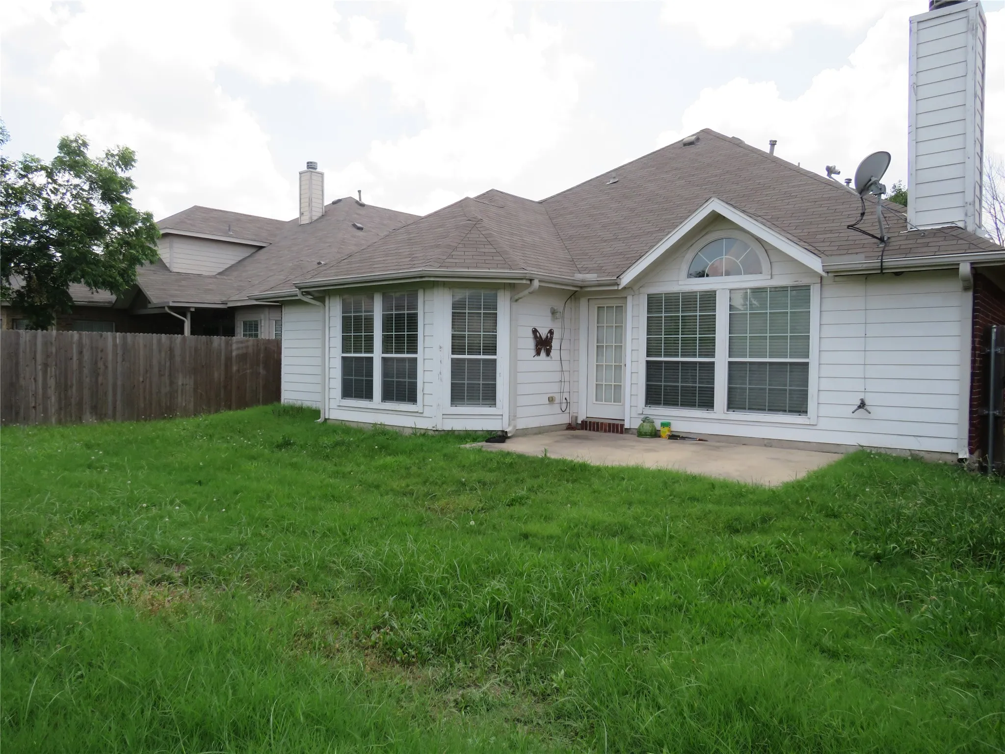 Single Family Residence For Rent in Tarrant County , 11828 Vienna Apple Road, Fort Worth, Texas 76244, 3 Bedroom, 2 Bathroom, 2 Garage spaces, 2,019 Sqft, built in 2007, mls#21354357, Real Estate Agent in Fort Worth, Homes For Rent in Tarrant county, Homes For Rent in Fort Worth, Realtor in Fort Worth Texas, Real Estate Brokerage Independent Realty Texas, Luminita Cordes Realtor