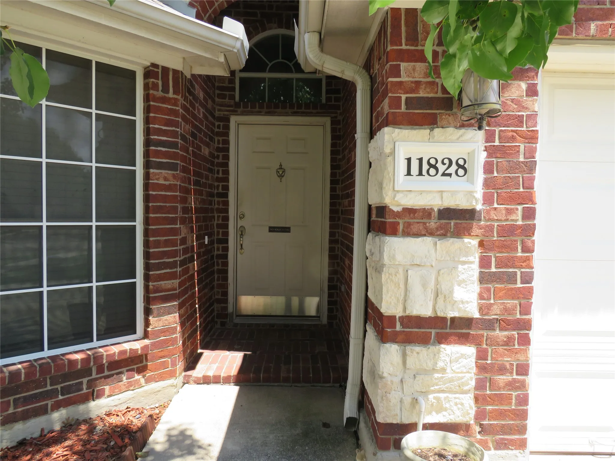 Single Family Residence For Rent in Tarrant County , 11828 Vienna Apple Road, Fort Worth, Texas 76244, 3 Bedroom, 2 Bathroom, 2 Garage spaces, 2,019 Sqft, built in 2007, mls#21354357, Real Estate Agent in Fort Worth, Homes For Rent in Tarrant county, Homes For Rent in Fort Worth, Realtor in Fort Worth Texas, Real Estate Brokerage Independent Realty Texas, Luminita Cordes Realtor