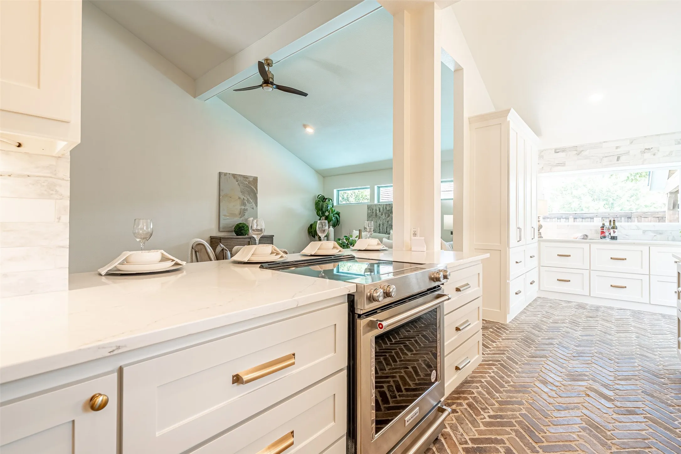 Single Family Residence For Sale in Tarrant County , 1904 Woodstock Drive, Colleyville, Texas 76034, 5 Bedroom, 4 Bathroom, 2 Garage spaces, 3,797 Sqft, built in 1980, mls#21346452, Real Estate Agent in Colleyville, Homes For Sale in Tarrant county, Homes For Sale in Colleyville, Realtor in Colleyville Texas, Real Estate Brokerage Independent Realty Texas, Luminita Cordes Realtor