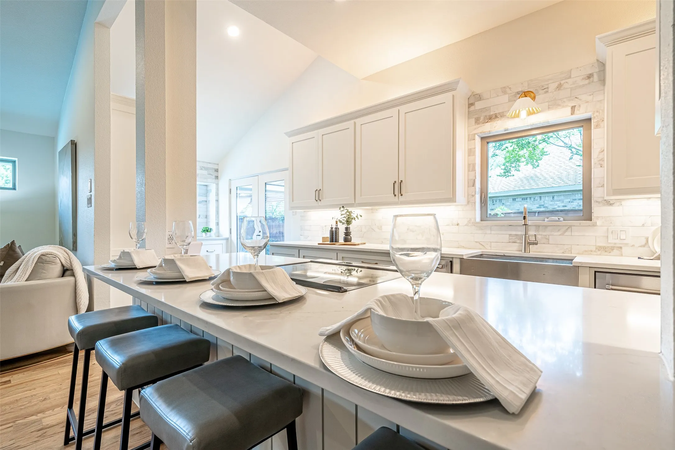 Single Family Residence For Sale in Tarrant County , 1904 Woodstock Drive, Colleyville, Texas 76034, 5 Bedroom, 4 Bathroom, 2 Garage spaces, 3,797 Sqft, built in 1980, mls#21346452, Real Estate Agent in Colleyville, Homes For Sale in Tarrant county, Homes For Sale in Colleyville, Realtor in Colleyville Texas, Real Estate Brokerage Independent Realty Texas, Luminita Cordes Realtor