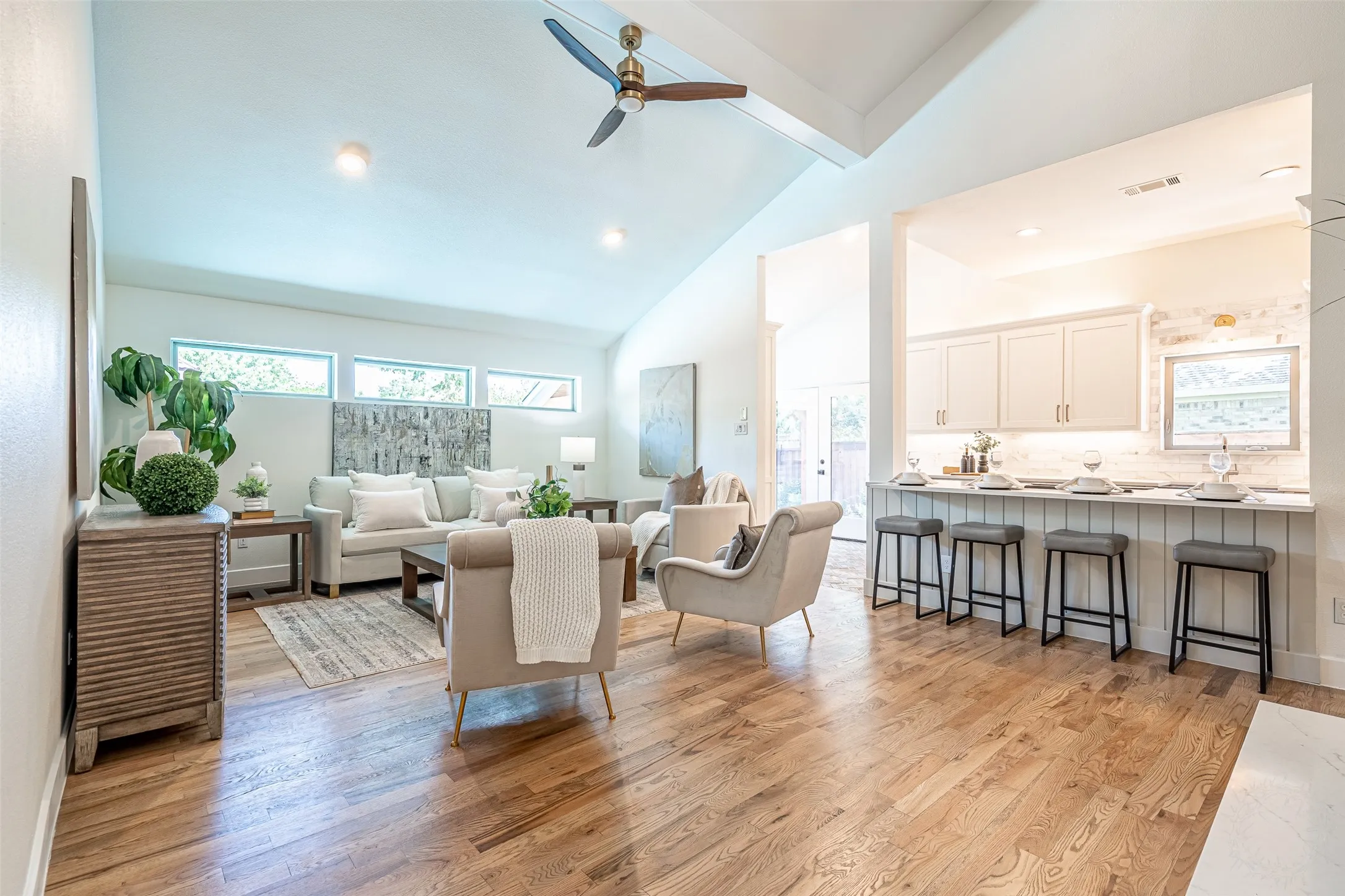 Living Kitchen Area
