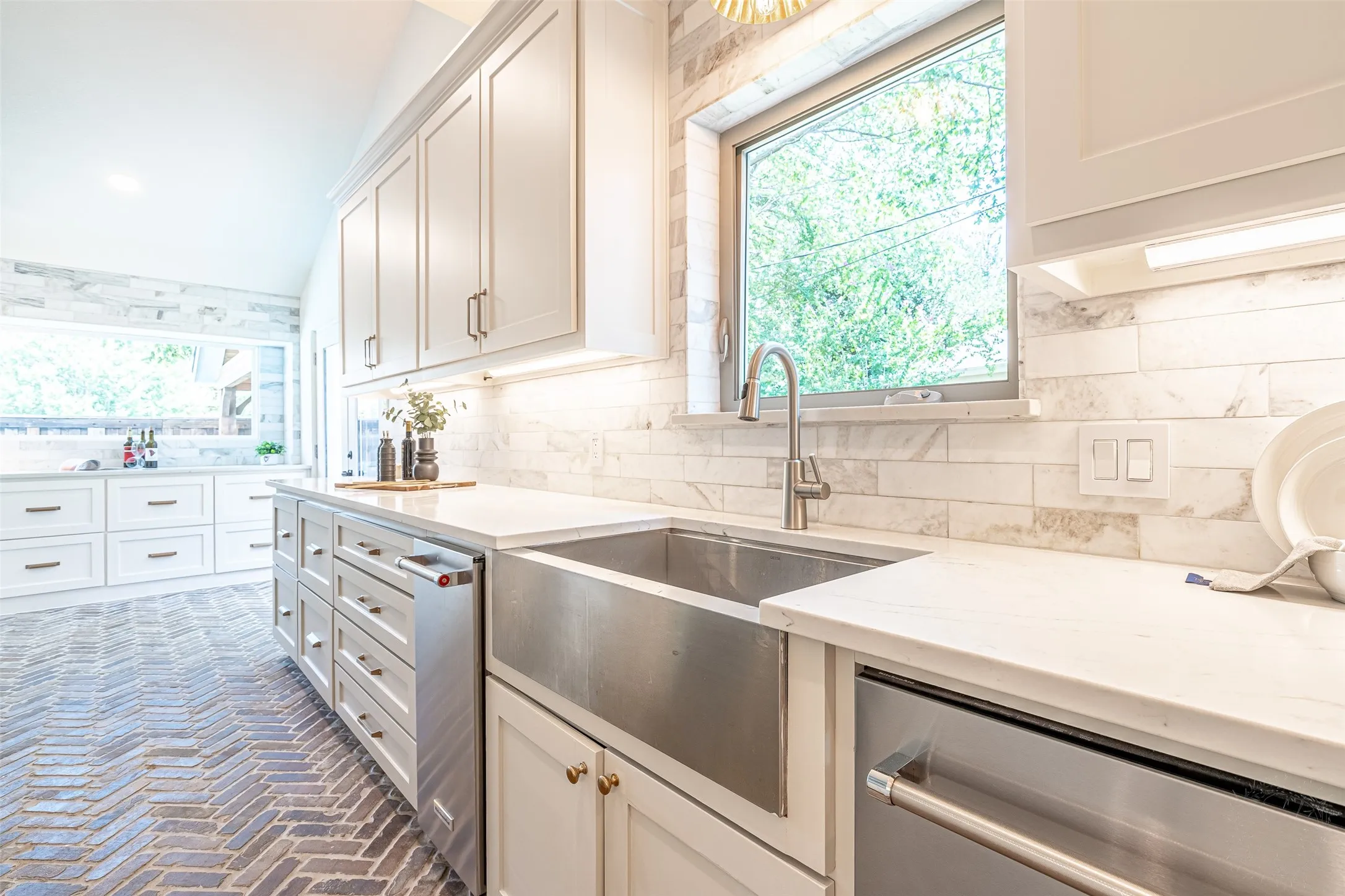 Single Family Residence For Sale in Tarrant County , 1904 Woodstock Drive, Colleyville, Texas 76034, 5 Bedroom, 4 Bathroom, 2 Garage spaces, 3,797 Sqft, built in 1980, mls#21346452, Real Estate Agent in Colleyville, Homes For Sale in Tarrant county, Homes For Sale in Colleyville, Realtor in Colleyville Texas, Real Estate Brokerage Independent Realty Texas, Luminita Cordes Realtor
