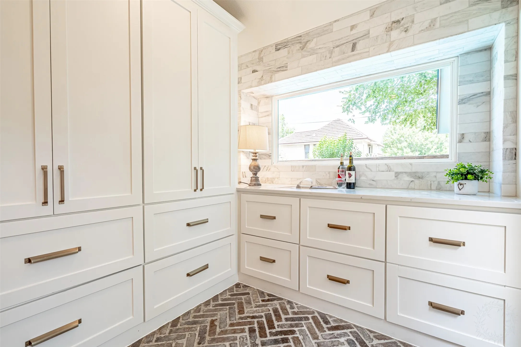 Butlers Pantry off kitchen