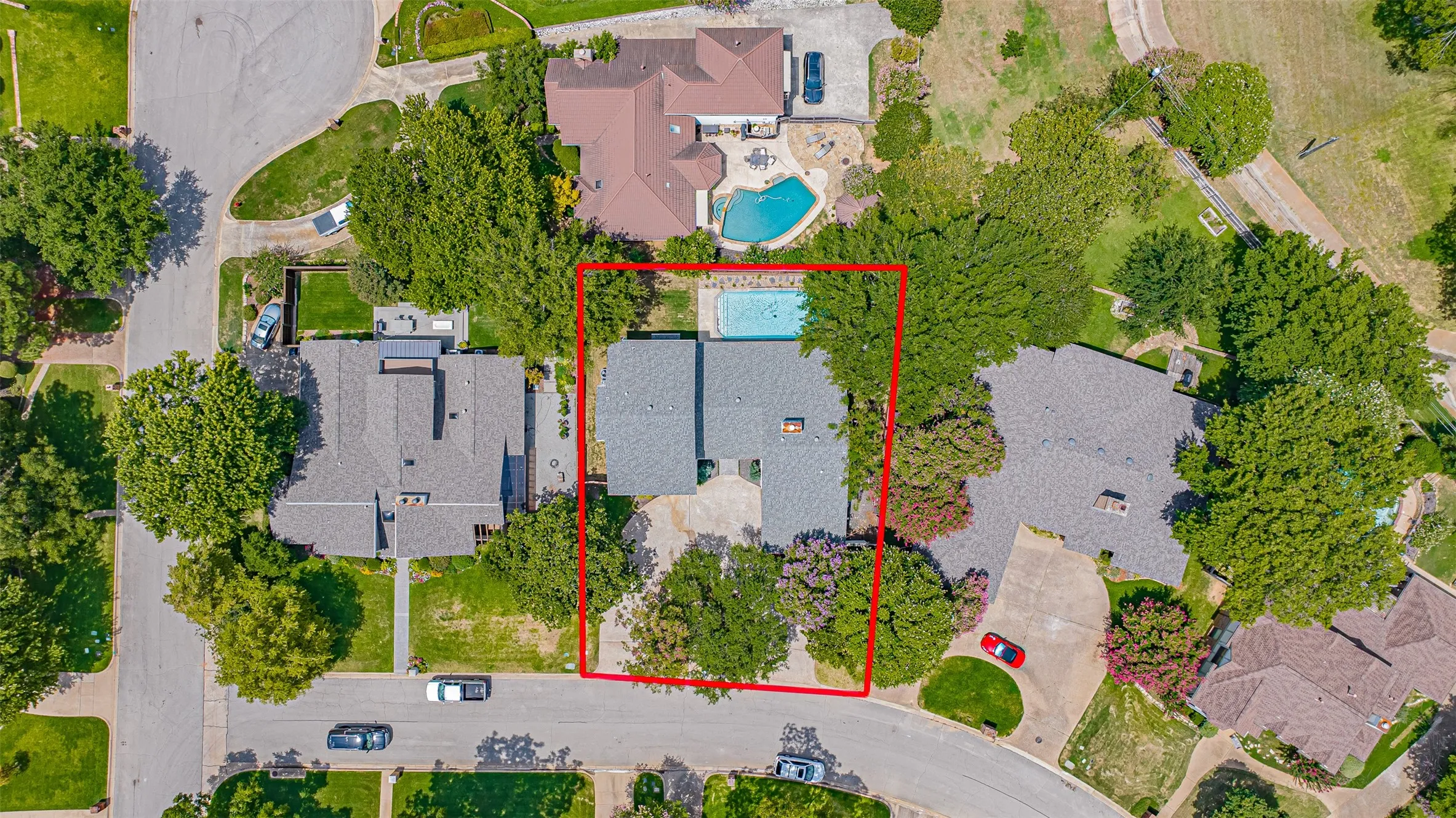 Single Family Residence For Sale in Tarrant County , 1904 Woodstock Drive, Colleyville, Texas 76034, 5 Bedroom, 4 Bathroom, 2 Garage spaces, 3,797 Sqft, built in 1980, mls#21346452, Real Estate Agent in Colleyville, Homes For Sale in Tarrant county, Homes For Sale in Colleyville, Realtor in Colleyville Texas, Real Estate Brokerage Independent Realty Texas, Luminita Cordes Realtor