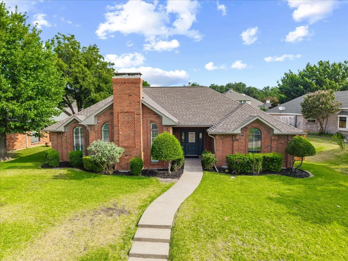 Single Family Residence For Sale in Collin County , 2669 Daffodil Drive, Richardson, Texas 75082, 4 Bedroom, 3 Bathroom, 2 Garage spaces, 2,259 Sqft, built in 1986, mls#21352750, Real Estate Agent in Richardson, Homes For Sale in Collin county, Homes For Sale in Richardson, Realtor in Richardson Texas, Real Estate Brokerage Independent Realty Texas, Luminita Cordes Realtor