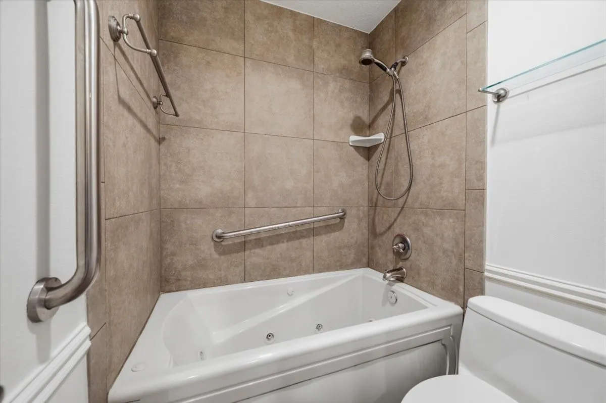 Single Family Residence For Sale in Collin County , 2669 Daffodil Drive, Richardson, Texas 75082, 4 Bedroom, 3 Bathroom, 2 Garage spaces, 2,259 Sqft, built in 1986, mls#21352750, Real Estate Agent in Richardson, Homes For Sale in Collin county, Homes For Sale in Richardson, Realtor in Richardson Texas, Real Estate Brokerage Independent Realty Texas, Luminita Cordes Realtor