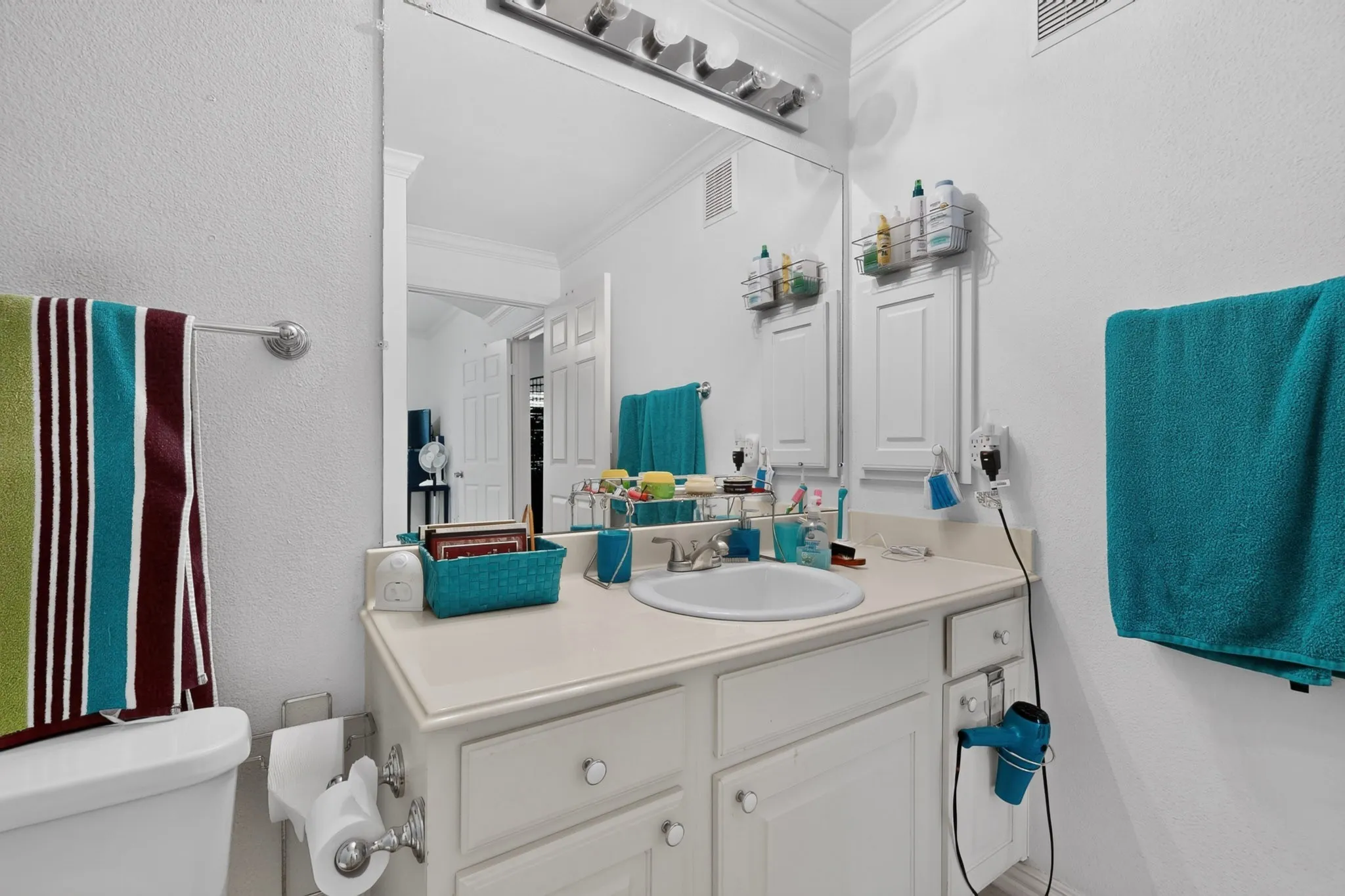 Condominium For Sale in Collin County , 2524 Preston Road 1508, Plano, Texas 75093, 2 Bedroom, 2 Bathroom, 1 Garage spaces, 1,225 Sqft, built in 1995, mls#21352818, Real Estate Agent in Plano, Homes For Sale in Collin county, Homes For Sale in Plano, Realtor in Plano Texas, Real Estate Brokerage Independent Realty Texas, Luminita Cordes Realtor