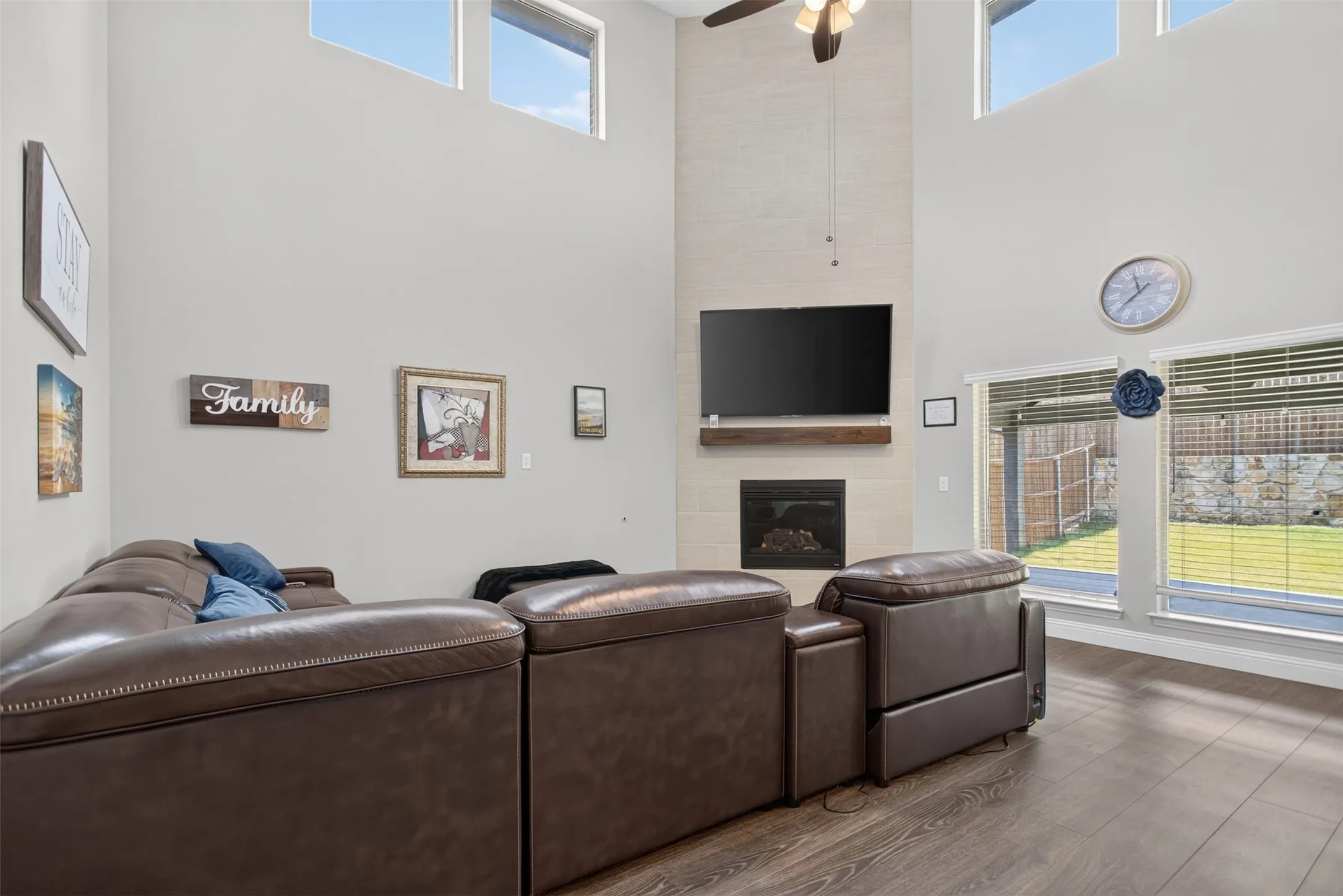 Single Family Residence For Sale in Rockwall County , 1811 Moscatel Lane, Mclendon Chisholm, Texas 75032, 5 Bedroom, 5 Bathroom, 2 Garage spaces, 3,721 Sqft, built in 2022, mls#21353501, Real Estate Agent in Mclendon Chisholm, Homes For Sale in Rockwall county, Homes For Sale in Mclendon Chisholm, Realtor in Mclendon Chisholm Texas, Real Estate Brokerage Independent Realty Texas, Luminita Cordes Realtor