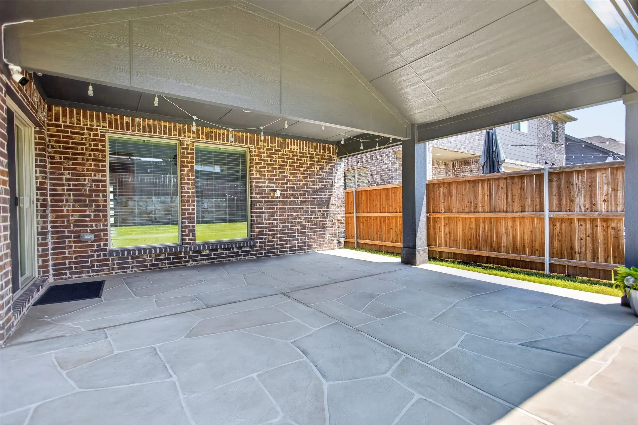 Single Family Residence For Sale in Rockwall County , 1811 Moscatel Lane, Mclendon Chisholm, Texas 75032, 5 Bedroom, 5 Bathroom, 2 Garage spaces, 3,721 Sqft, built in 2022, mls#21353501, Real Estate Agent in Mclendon Chisholm, Homes For Sale in Rockwall county, Homes For Sale in Mclendon Chisholm, Realtor in Mclendon Chisholm Texas, Real Estate Brokerage Independent Realty Texas, Luminita Cordes Realtor