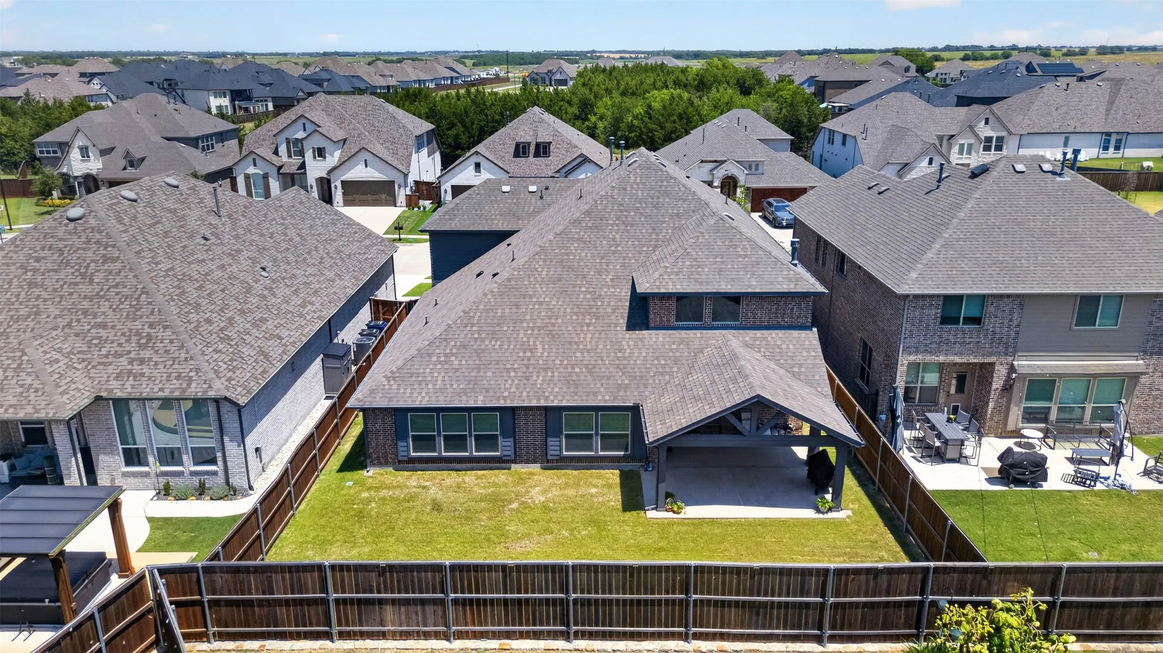 Single Family Residence For Sale in Rockwall County , 1811 Moscatel Lane, Mclendon Chisholm, Texas 75032, 5 Bedroom, 5 Bathroom, 2 Garage spaces, 3,721 Sqft, built in 2022, mls#21353501, Real Estate Agent in Mclendon Chisholm, Homes For Sale in Rockwall county, Homes For Sale in Mclendon Chisholm, Realtor in Mclendon Chisholm Texas, Real Estate Brokerage Independent Realty Texas, Luminita Cordes Realtor