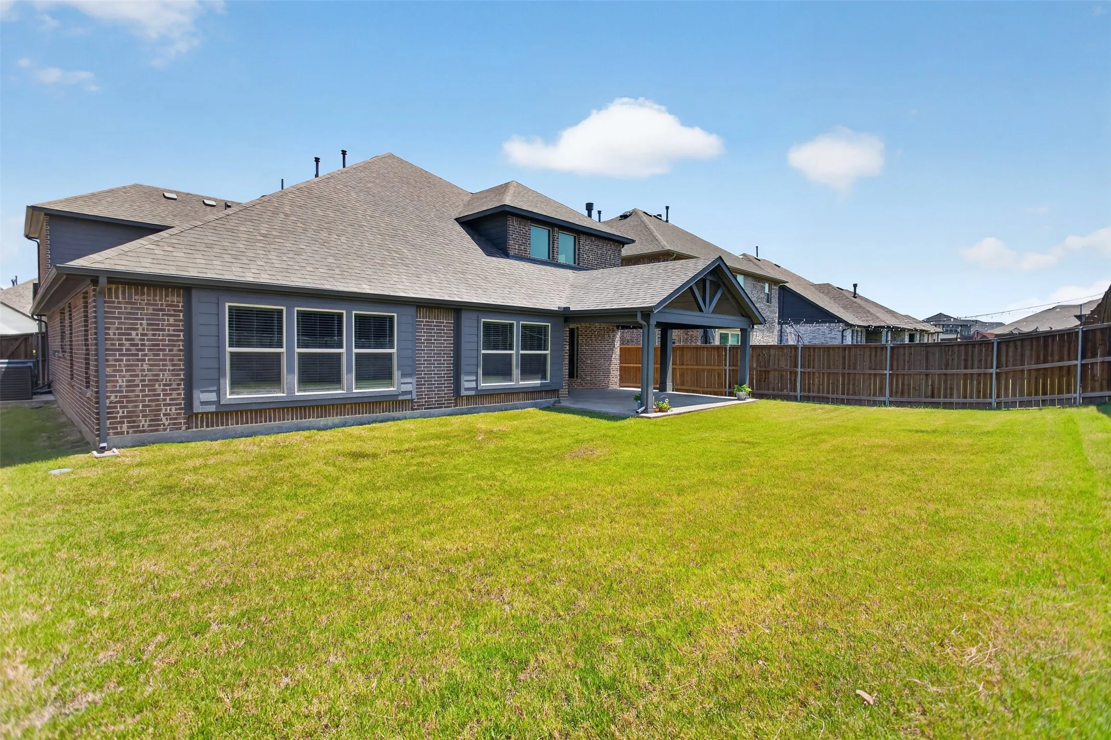 Single Family Residence For Sale in Rockwall County , 1811 Moscatel Lane, Mclendon Chisholm, Texas 75032, 5 Bedroom, 5 Bathroom, 2 Garage spaces, 3,721 Sqft, built in 2022, mls#21353501, Real Estate Agent in Mclendon Chisholm, Homes For Sale in Rockwall county, Homes For Sale in Mclendon Chisholm, Realtor in Mclendon Chisholm Texas, Real Estate Brokerage Independent Realty Texas, Luminita Cordes Realtor