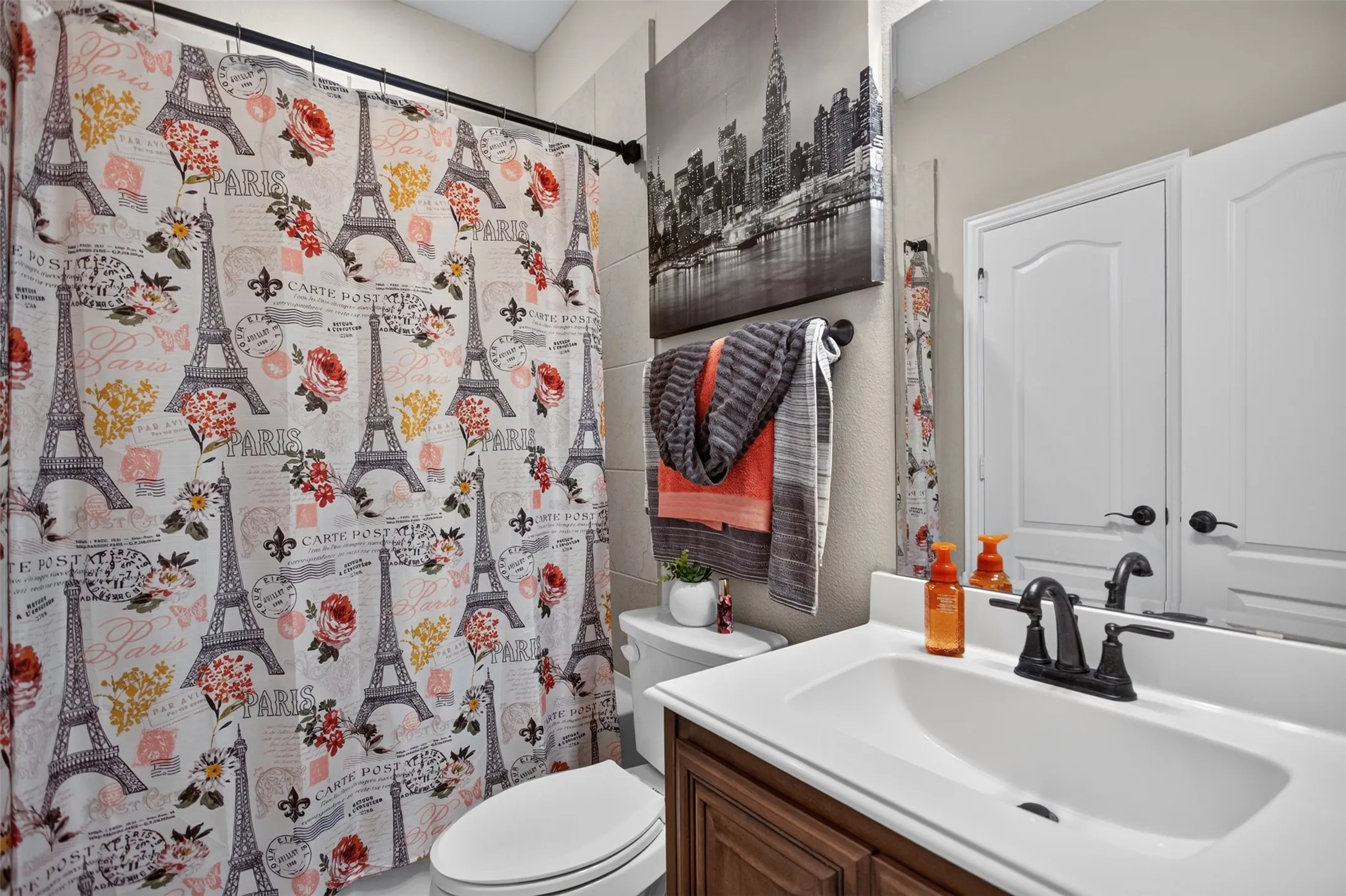 Single Family Residence For Sale in Rockwall County , 1811 Moscatel Lane, Mclendon Chisholm, Texas 75032, 5 Bedroom, 5 Bathroom, 2 Garage spaces, 3,721 Sqft, built in 2022, mls#21353501, Real Estate Agent in Mclendon Chisholm, Homes For Sale in Rockwall county, Homes For Sale in Mclendon Chisholm, Realtor in Mclendon Chisholm Texas, Real Estate Brokerage Independent Realty Texas, Luminita Cordes Realtor