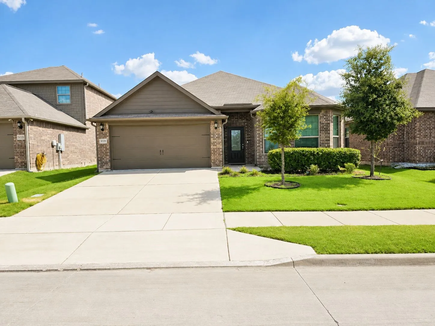 Single Family Residence For Rent in Tarrant County , 4129 Conley Court, Crowley, Texas 76036, 3 Bedroom, 2 Bathroom, 2 Garage spaces, 1,905 Sqft, built in 2021, mls#21353029, Real Estate Agent in Crowley, Homes For Rent in Tarrant county, Homes For Rent in Crowley, Realtor in Crowley Texas, Real Estate Brokerage Independent Realty Texas, Luminita Cordes Realtor