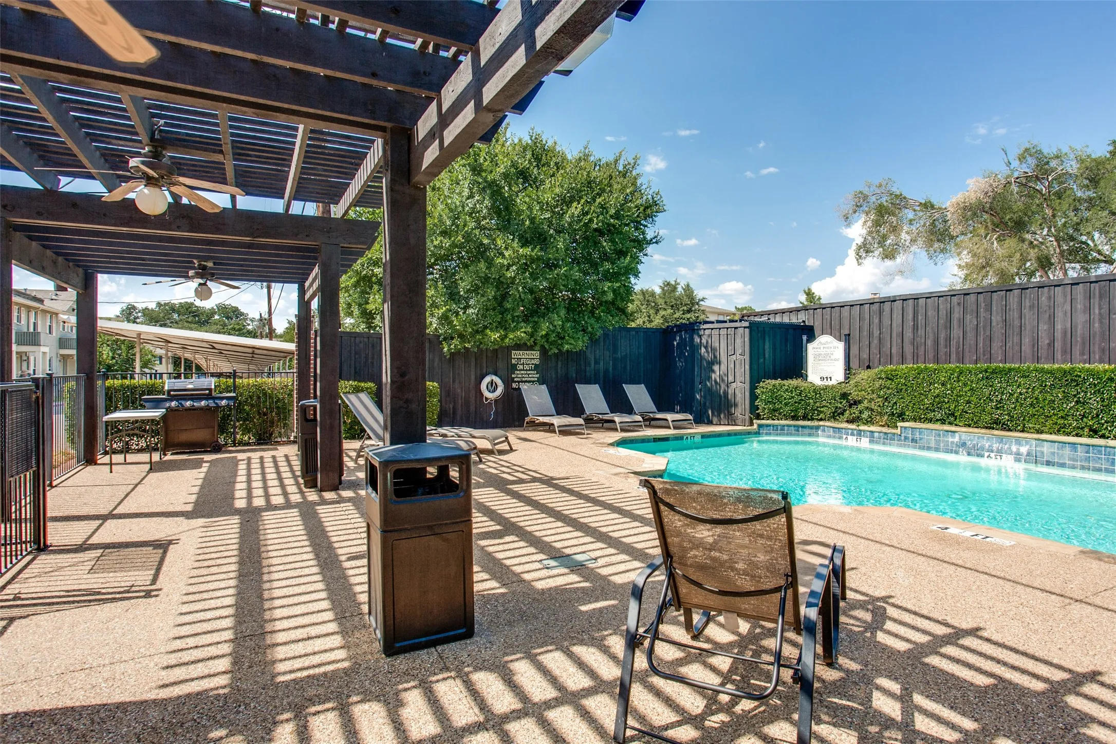 Condominium For Sale in Dallas County , 4727 Bradford Drive 4727B, Dallas, Texas 75219, 2 Bedroom, 2 Bathroom, Garage spaces, 960 Sqft, built in 1955, mls#21354396, Real Estate Agent in Dallas, Homes For Sale in Dallas county, Homes For Sale in Dallas, Realtor in Dallas Texas, Real Estate Brokerage Independent Realty Texas, Luminita Cordes Realtor