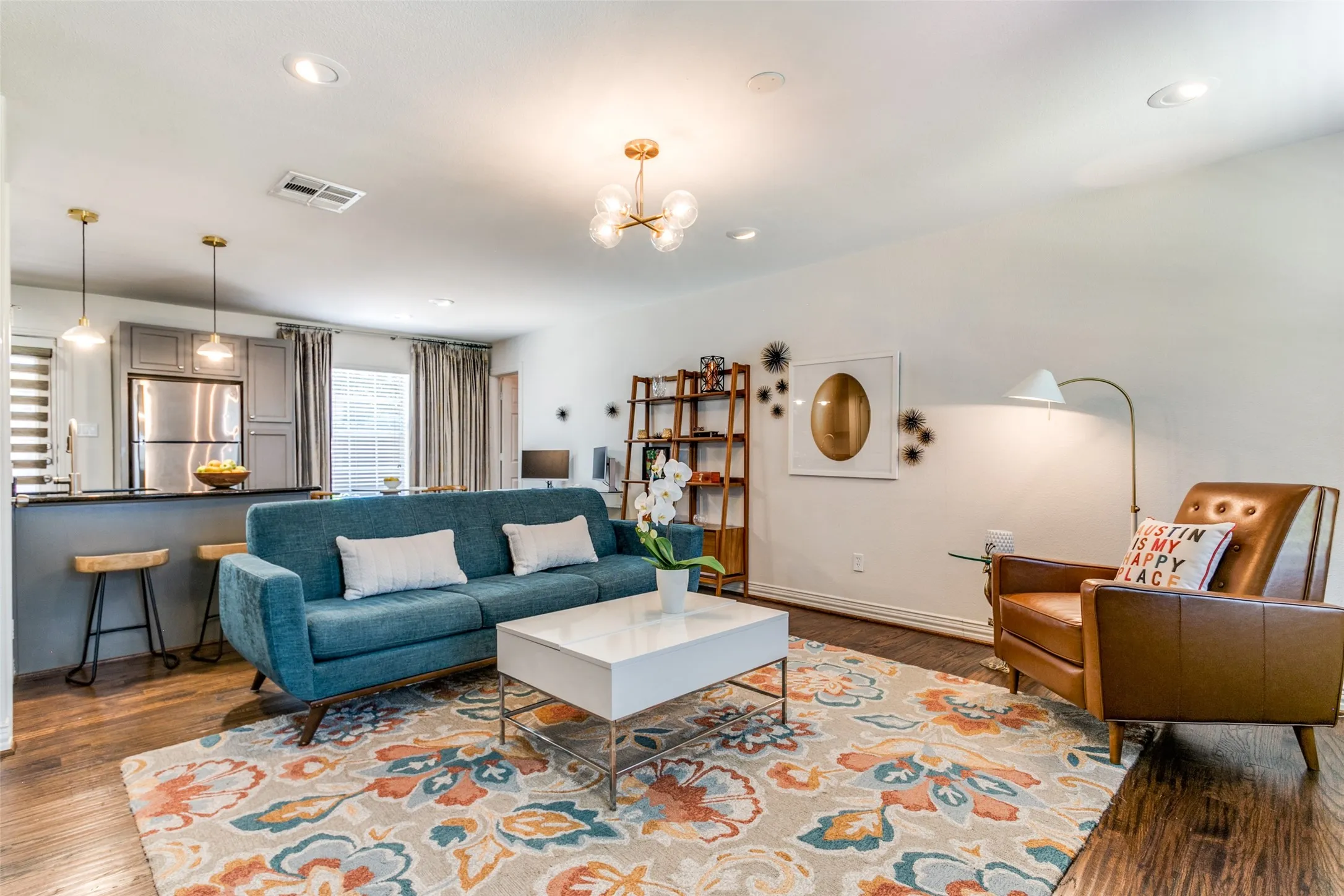 Condominium For Sale in Dallas County , 4727 Bradford Drive 4727B, Dallas, Texas 75219, 2 Bedroom, 2 Bathroom, Garage spaces, 960 Sqft, built in 1955, mls#21354396, Real Estate Agent in Dallas, Homes For Sale in Dallas county, Homes For Sale in Dallas, Realtor in Dallas Texas, Real Estate Brokerage Independent Realty Texas, Luminita Cordes Realtor