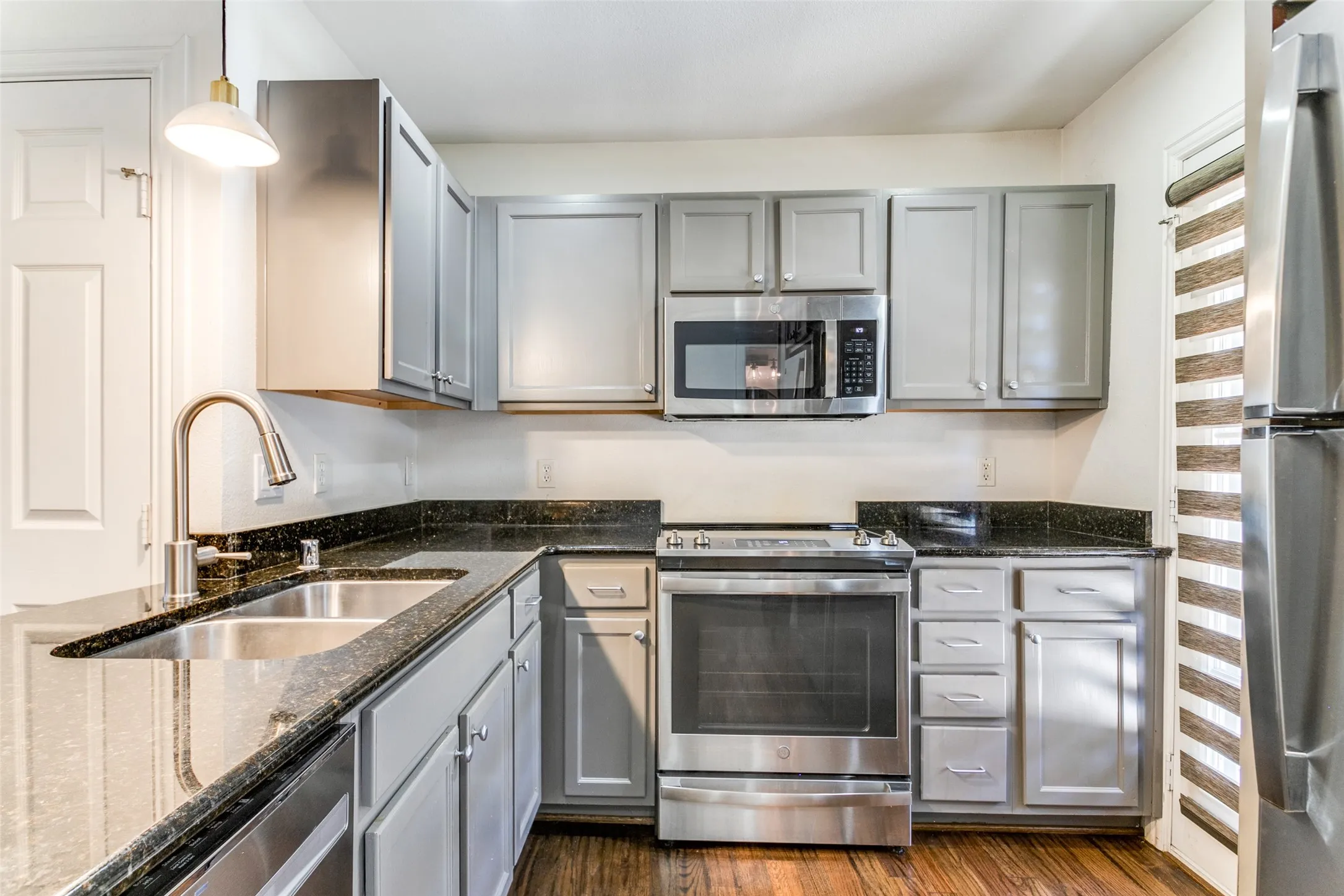 Condominium For Sale in Dallas County , 4727 Bradford Drive 4727B, Dallas, Texas 75219, 2 Bedroom, 2 Bathroom, Garage spaces, 960 Sqft, built in 1955, mls#21354396, Real Estate Agent in Dallas, Homes For Sale in Dallas county, Homes For Sale in Dallas, Realtor in Dallas Texas, Real Estate Brokerage Independent Realty Texas, Luminita Cordes Realtor