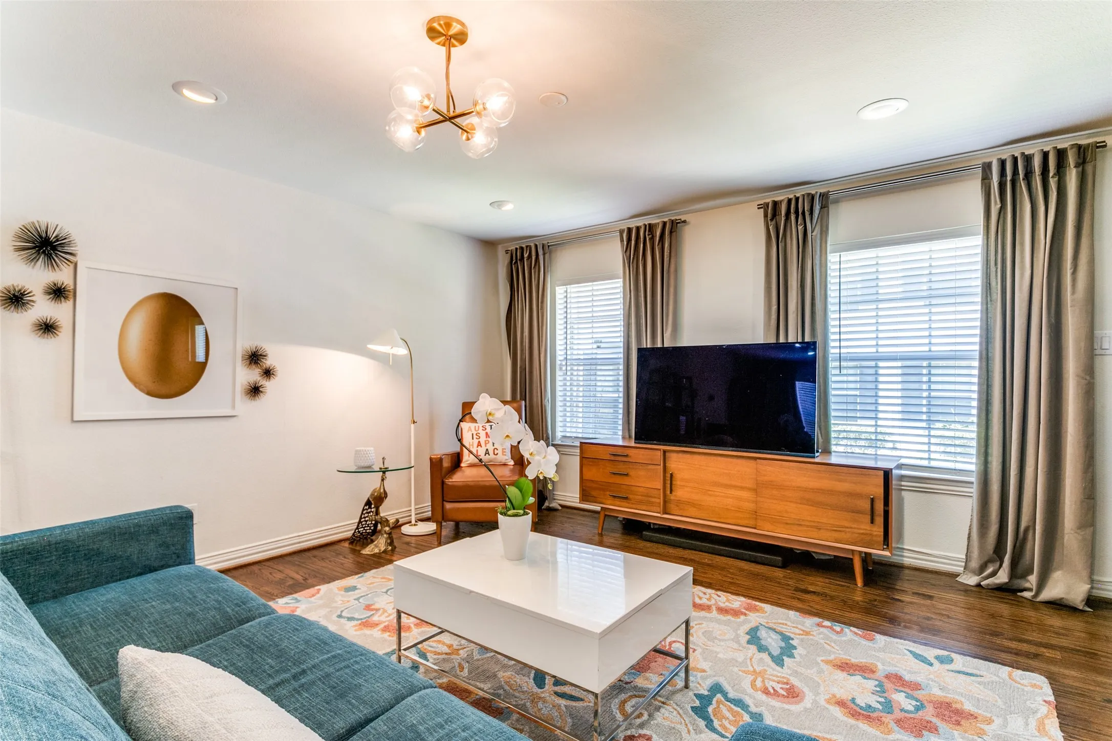 Condominium For Sale in Dallas County , 4727 Bradford Drive 4727B, Dallas, Texas 75219, 2 Bedroom, 2 Bathroom, Garage spaces, 960 Sqft, built in 1955, mls#21354396, Real Estate Agent in Dallas, Homes For Sale in Dallas county, Homes For Sale in Dallas, Realtor in Dallas Texas, Real Estate Brokerage Independent Realty Texas, Luminita Cordes Realtor