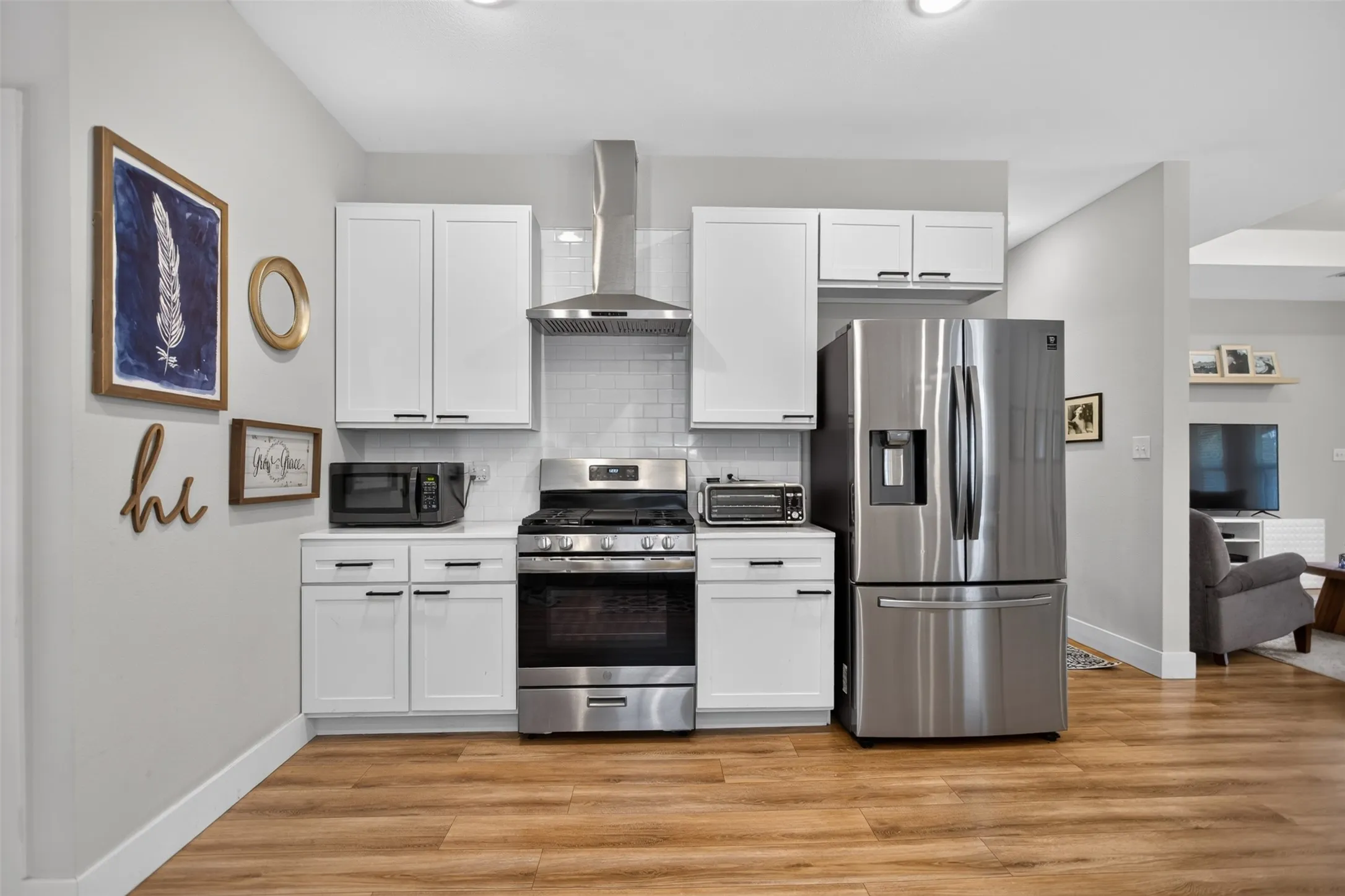 Single Family Residence For Sale in Dallas County , 2511 Gladstone Drive, Dallas, Texas 75211, 3 Bedroom, 3 Bathroom, Garage spaces, 1,852 Sqft, built in 1920, mls#21353521, Real Estate Agent in Dallas, Homes For Sale in Dallas county, Homes For Sale in Dallas, Realtor in Dallas Texas, Real Estate Brokerage Independent Realty Texas, Luminita Cordes Realtor