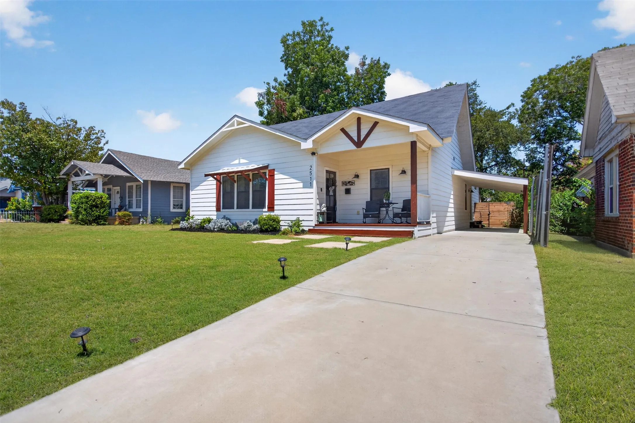 Single Family Residence For Sale in Dallas County , 2511 Gladstone Drive, Dallas, Texas 75211, 3 Bedroom, 3 Bathroom, Garage spaces, 1,852 Sqft, built in 1920, mls#21353521, Real Estate Agent in Dallas, Homes For Sale in Dallas county, Homes For Sale in Dallas, Realtor in Dallas Texas, Real Estate Brokerage Independent Realty Texas, Luminita Cordes Realtor