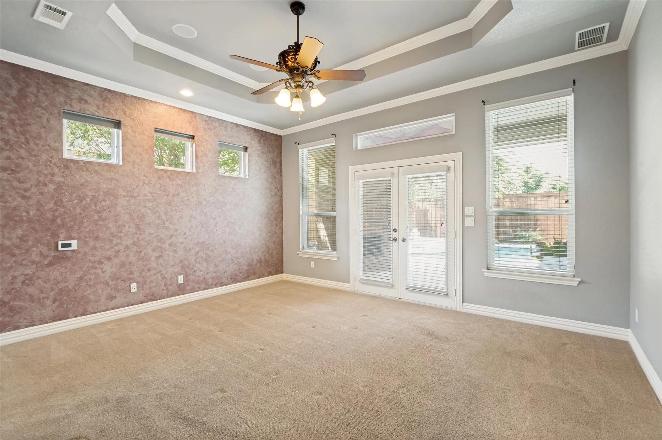 Single Family Residence For Sale in Dallas County , 1533 Estates Way, Carrollton, Texas 75006, 4 Bedroom, 3 Bathroom, 2 Garage spaces, 2,904 Sqft, built in 2003, mls#21350870, Real Estate Agent in Carrollton, Homes For Sale in Dallas county, Homes For Sale in Carrollton, Realtor in Carrollton Texas, Real Estate Brokerage Independent Realty Texas, Luminita Cordes Realtor