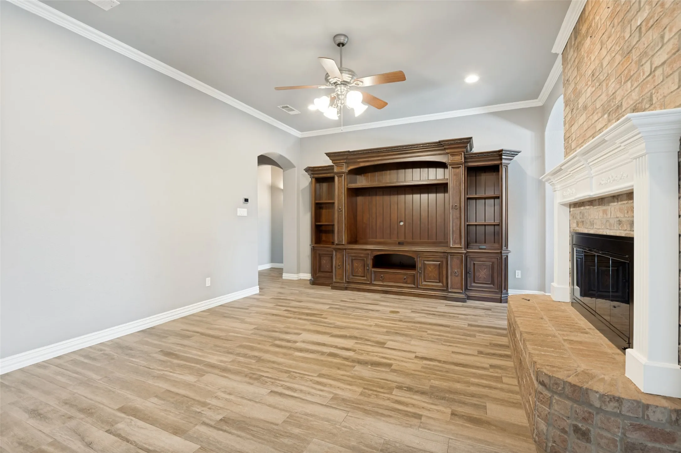 Single Family Residence For Sale in Dallas County , 1533 Estates Way, Carrollton, Texas 75006, 4 Bedroom, 3 Bathroom, 2 Garage spaces, 2,904 Sqft, built in 2003, mls#21350870, Real Estate Agent in Carrollton, Homes For Sale in Dallas county, Homes For Sale in Carrollton, Realtor in Carrollton Texas, Real Estate Brokerage Independent Realty Texas, Luminita Cordes Realtor