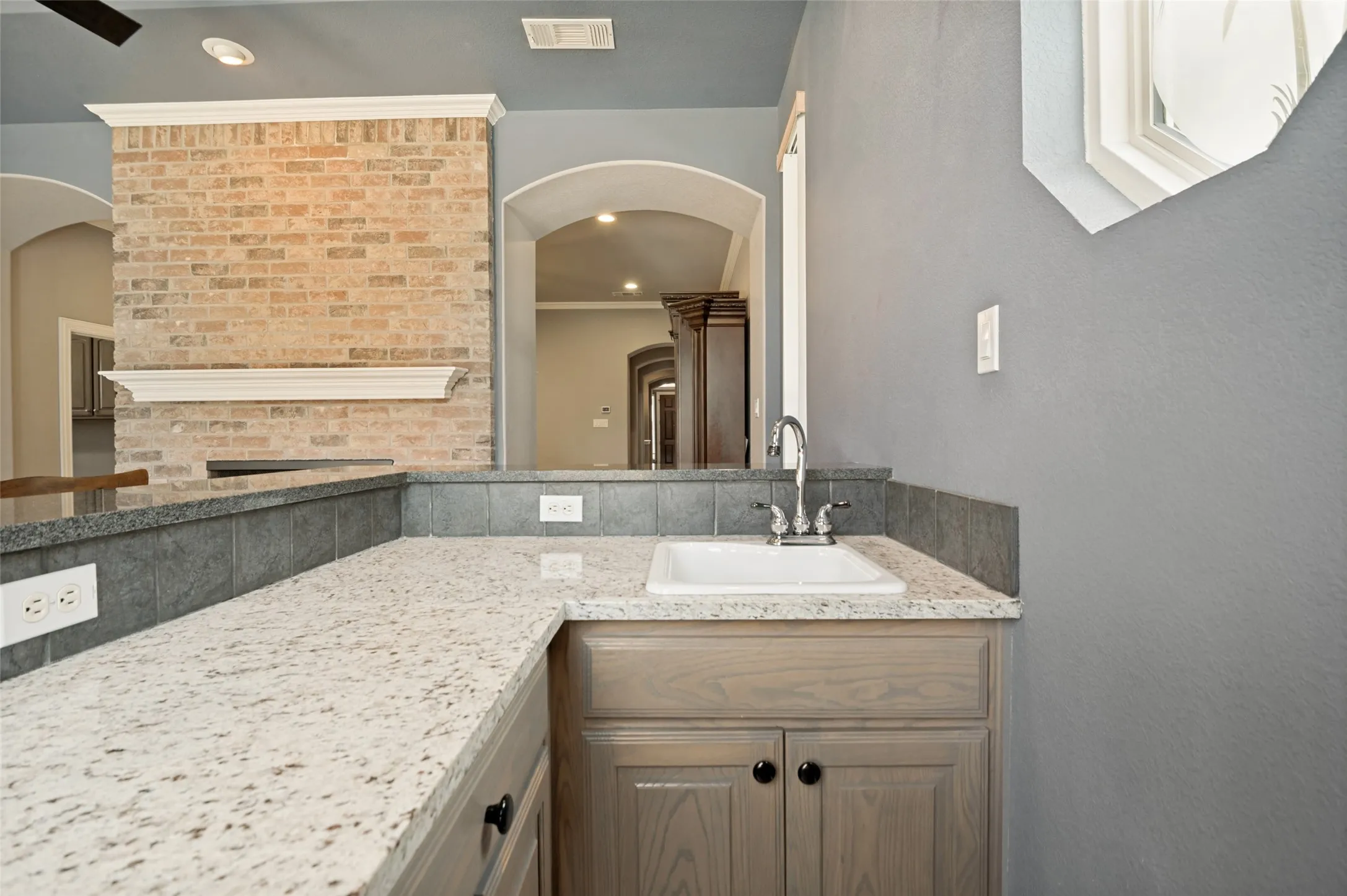 Single Family Residence For Sale in Dallas County , 1533 Estates Way, Carrollton, Texas 75006, 4 Bedroom, 3 Bathroom, 2 Garage spaces, 2,904 Sqft, built in 2003, mls#21350870, Real Estate Agent in Carrollton, Homes For Sale in Dallas county, Homes For Sale in Carrollton, Realtor in Carrollton Texas, Real Estate Brokerage Independent Realty Texas, Luminita Cordes Realtor