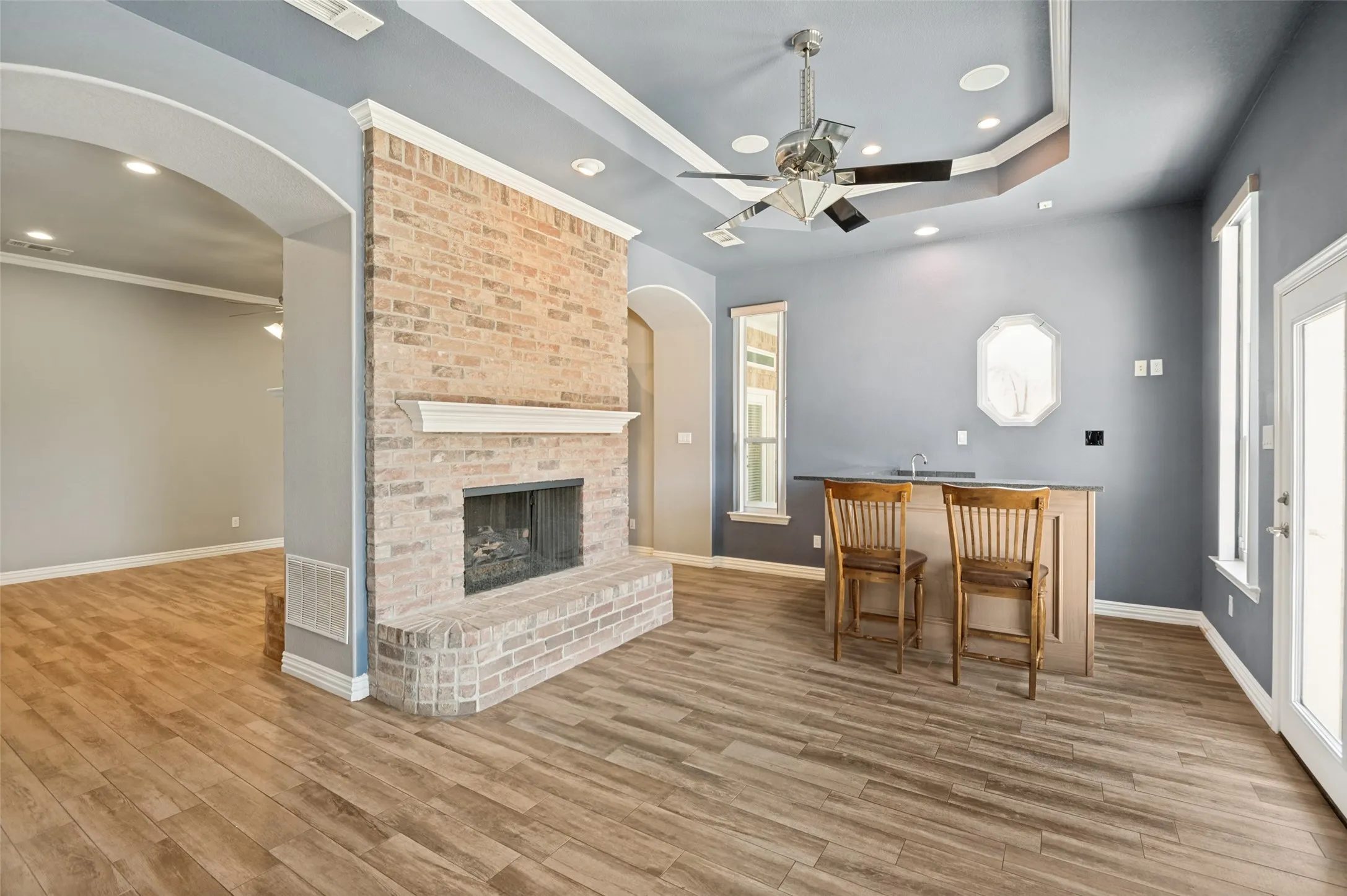 Single Family Residence For Sale in Dallas County , 1533 Estates Way, Carrollton, Texas 75006, 4 Bedroom, 3 Bathroom, 2 Garage spaces, 2,904 Sqft, built in 2003, mls#21350870, Real Estate Agent in Carrollton, Homes For Sale in Dallas county, Homes For Sale in Carrollton, Realtor in Carrollton Texas, Real Estate Brokerage Independent Realty Texas, Luminita Cordes Realtor