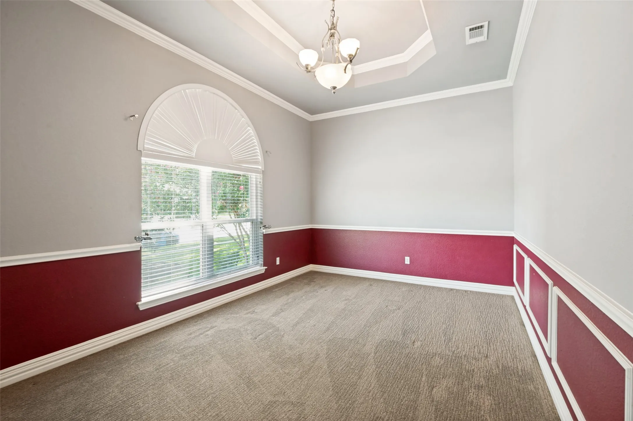 Single Family Residence For Sale in Dallas County , 1533 Estates Way, Carrollton, Texas 75006, 4 Bedroom, 3 Bathroom, 2 Garage spaces, 2,904 Sqft, built in 2003, mls#21350870, Real Estate Agent in Carrollton, Homes For Sale in Dallas county, Homes For Sale in Carrollton, Realtor in Carrollton Texas, Real Estate Brokerage Independent Realty Texas, Luminita Cordes Realtor