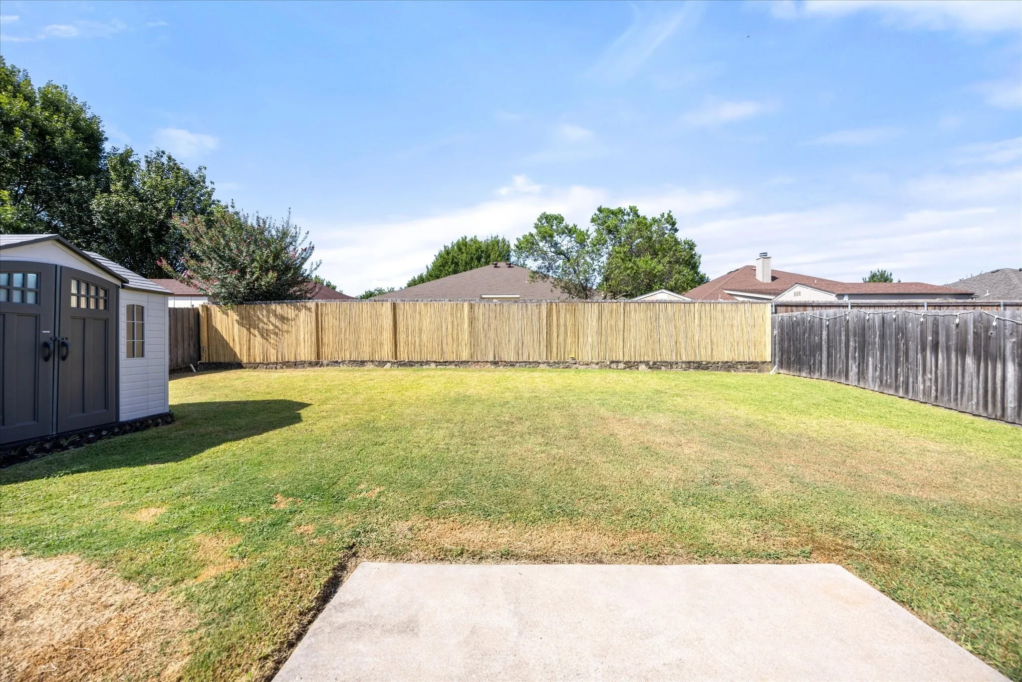Single Family Residence For Sale in Johnson County , 621 Creekview Drive, Burleson, Texas 76028, 3 Bedroom, 2 Bathroom, 2 Garage spaces, 1,806 Sqft, built in 2002, mls#21354411, Real Estate Agent in Burleson, Homes For Sale in Johnson county, Homes For Sale in Burleson, Realtor in Burleson Texas, Real Estate Brokerage Independent Realty Texas, Luminita Cordes Realtor