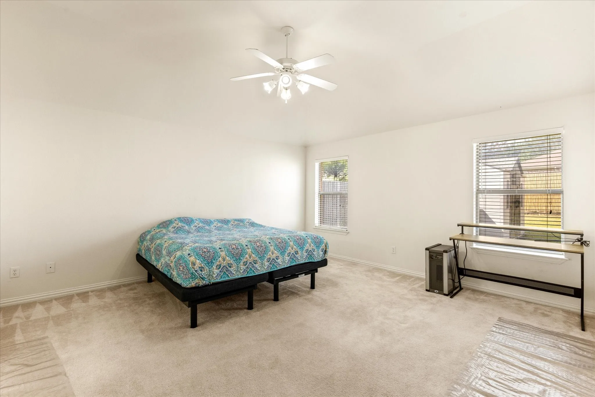 Single Family Residence For Sale in Johnson County , 621 Creekview Drive, Burleson, Texas 76028, 3 Bedroom, 2 Bathroom, 2 Garage spaces, 1,806 Sqft, built in 2002, mls#21354411, Real Estate Agent in Burleson, Homes For Sale in Johnson county, Homes For Sale in Burleson, Realtor in Burleson Texas, Real Estate Brokerage Independent Realty Texas, Luminita Cordes Realtor