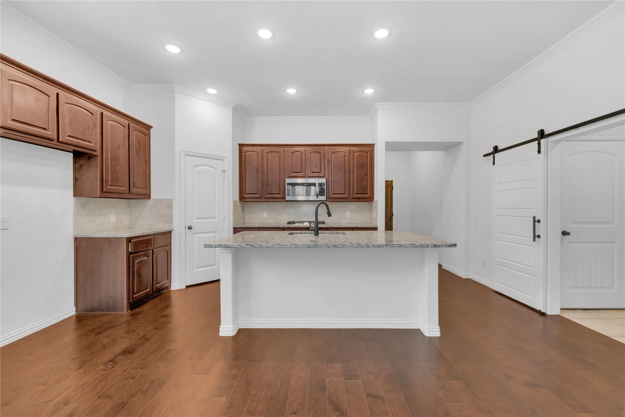 Single Family Residence For Sale in Tarrant County , 7337 Howling Coyote Lane, Fort Worth, Texas 76131, 3 Bedroom, 2 Bathroom, 2 Garage spaces, 2,003 Sqft, built in 2021, mls#21353836, Real Estate Agent in Fort Worth, Homes For Sale in Tarrant county, Homes For Sale in Fort Worth, Realtor in Fort Worth Texas, Real Estate Brokerage Independent Realty Texas, Luminita Cordes Realtor