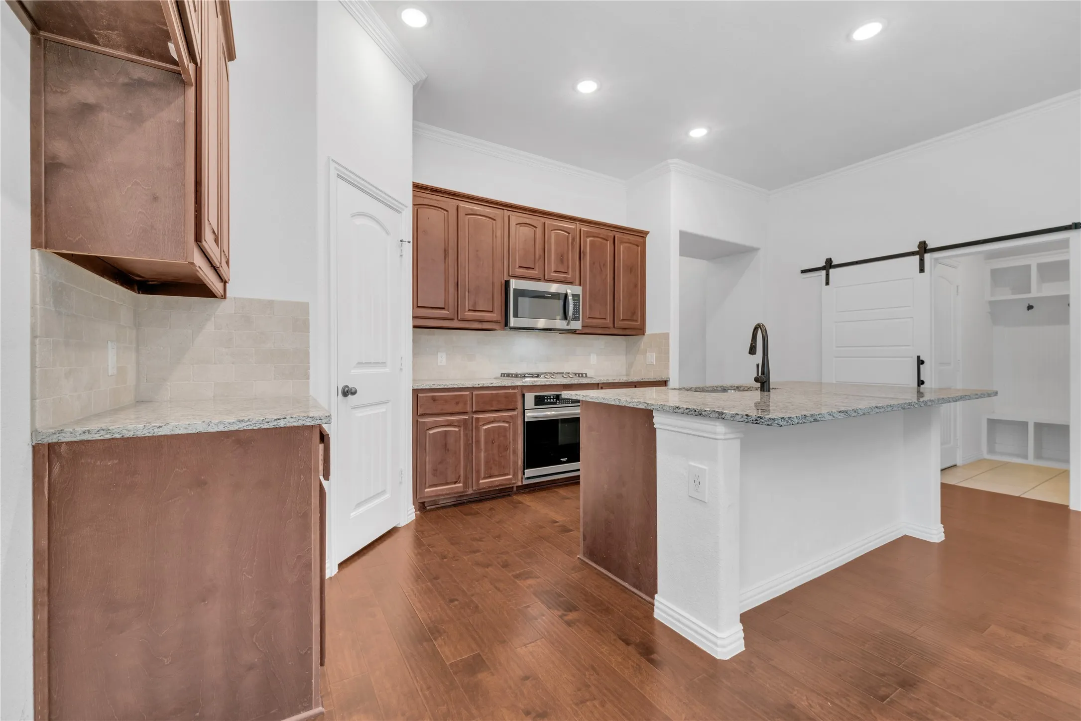 Single Family Residence For Sale in Tarrant County , 7337 Howling Coyote Lane, Fort Worth, Texas 76131, 3 Bedroom, 2 Bathroom, 2 Garage spaces, 2,003 Sqft, built in 2021, mls#21353836, Real Estate Agent in Fort Worth, Homes For Sale in Tarrant county, Homes For Sale in Fort Worth, Realtor in Fort Worth Texas, Real Estate Brokerage Independent Realty Texas, Luminita Cordes Realtor