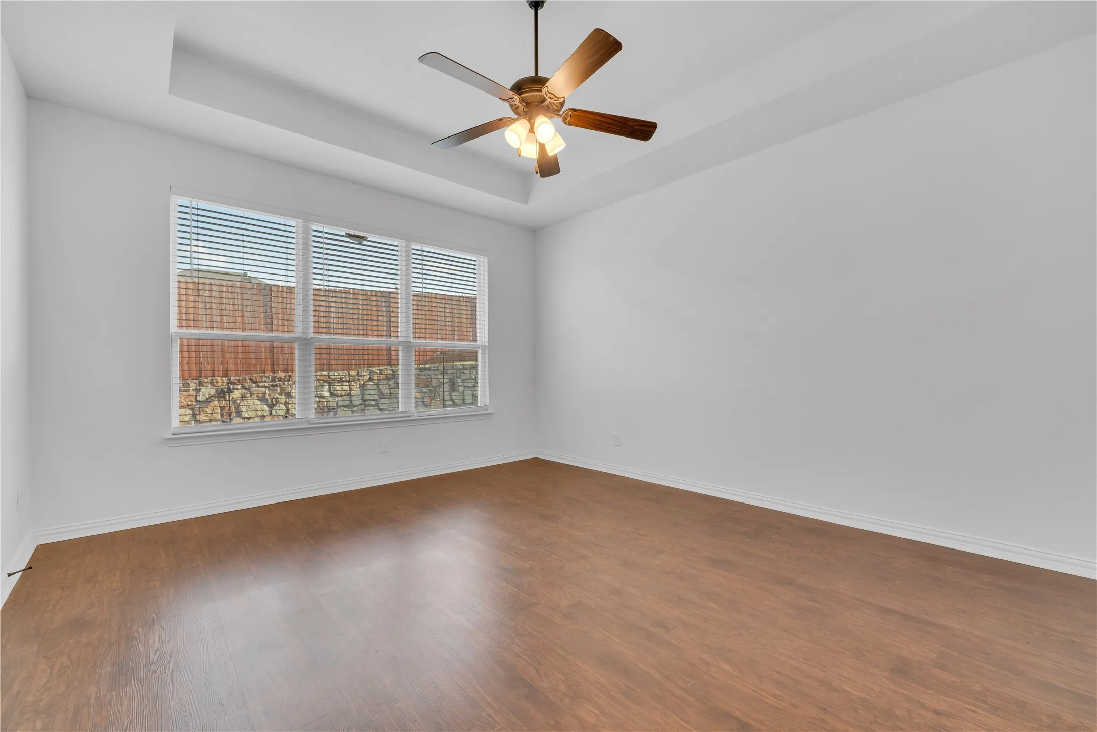 Single Family Residence For Sale in Tarrant County , 7337 Howling Coyote Lane, Fort Worth, Texas 76131, 3 Bedroom, 2 Bathroom, 2 Garage spaces, 2,003 Sqft, built in 2021, mls#21353836, Real Estate Agent in Fort Worth, Homes For Sale in Tarrant county, Homes For Sale in Fort Worth, Realtor in Fort Worth Texas, Real Estate Brokerage Independent Realty Texas, Luminita Cordes Realtor
