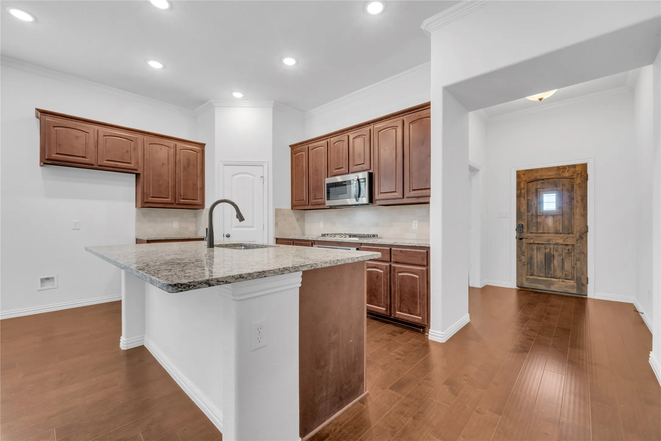Single Family Residence For Sale in Tarrant County , 7337 Howling Coyote Lane, Fort Worth, Texas 76131, 3 Bedroom, 2 Bathroom, 2 Garage spaces, 2,003 Sqft, built in 2021, mls#21353836, Real Estate Agent in Fort Worth, Homes For Sale in Tarrant county, Homes For Sale in Fort Worth, Realtor in Fort Worth Texas, Real Estate Brokerage Independent Realty Texas, Luminita Cordes Realtor
