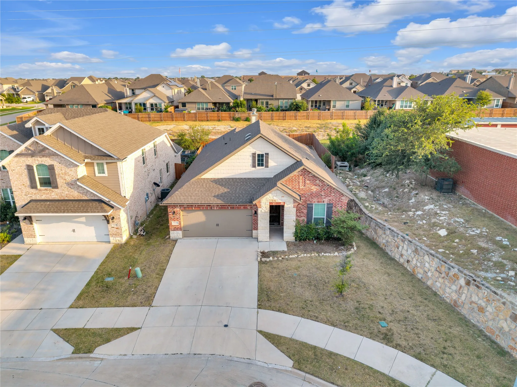 Single Family Residence For Sale in Tarrant County , 7337 Howling Coyote Lane, Fort Worth, Texas 76131, 3 Bedroom, 2 Bathroom, 2 Garage spaces, 2,003 Sqft, built in 2021, mls#21353836, Real Estate Agent in Fort Worth, Homes For Sale in Tarrant county, Homes For Sale in Fort Worth, Realtor in Fort Worth Texas, Real Estate Brokerage Independent Realty Texas, Luminita Cordes Realtor