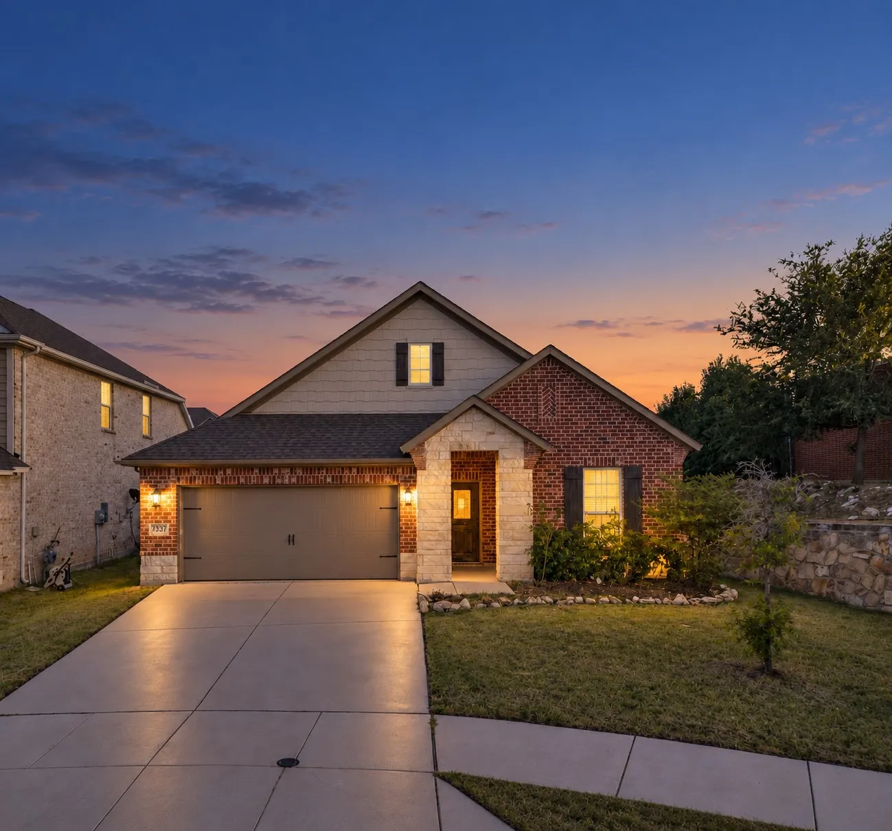 Single Family Residence For Sale in Tarrant County , 7337 Howling Coyote Lane, Fort Worth, Texas 76131, 3 Bedroom, 2 Bathroom, 2 Garage spaces, 2,003 Sqft, built in 2021, mls#21353836, Real Estate Agent in Fort Worth, Homes For Sale in Tarrant county, Homes For Sale in Fort Worth, Realtor in Fort Worth Texas, Real Estate Brokerage Independent Realty Texas, Luminita Cordes Realtor