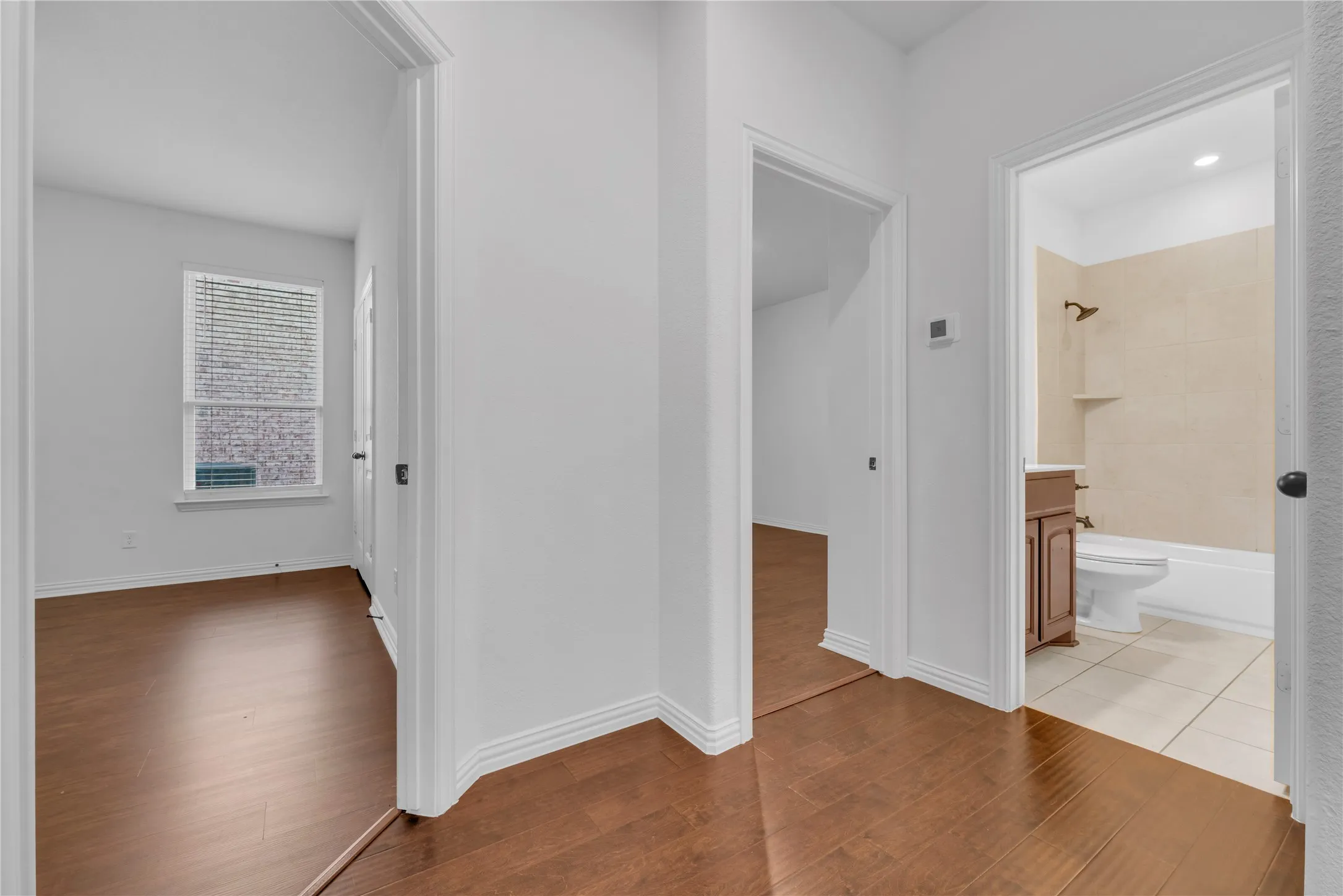 Single Family Residence For Sale in Tarrant County , 7337 Howling Coyote Lane, Fort Worth, Texas 76131, 3 Bedroom, 2 Bathroom, 2 Garage spaces, 2,003 Sqft, built in 2021, mls#21353836, Real Estate Agent in Fort Worth, Homes For Sale in Tarrant county, Homes For Sale in Fort Worth, Realtor in Fort Worth Texas, Real Estate Brokerage Independent Realty Texas, Luminita Cordes Realtor