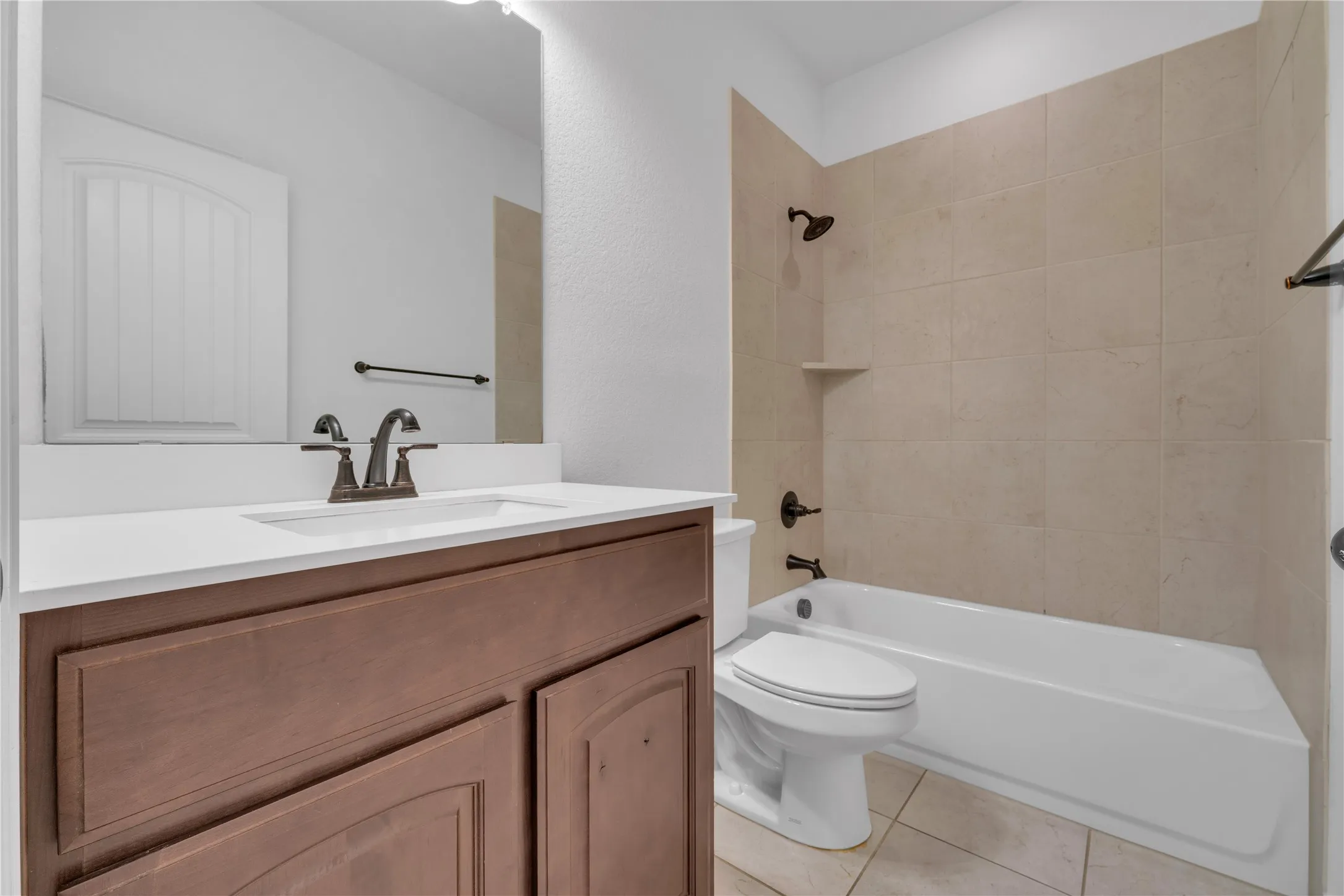 Single Family Residence For Sale in Tarrant County , 7337 Howling Coyote Lane, Fort Worth, Texas 76131, 3 Bedroom, 2 Bathroom, 2 Garage spaces, 2,003 Sqft, built in 2021, mls#21353836, Real Estate Agent in Fort Worth, Homes For Sale in Tarrant county, Homes For Sale in Fort Worth, Realtor in Fort Worth Texas, Real Estate Brokerage Independent Realty Texas, Luminita Cordes Realtor
