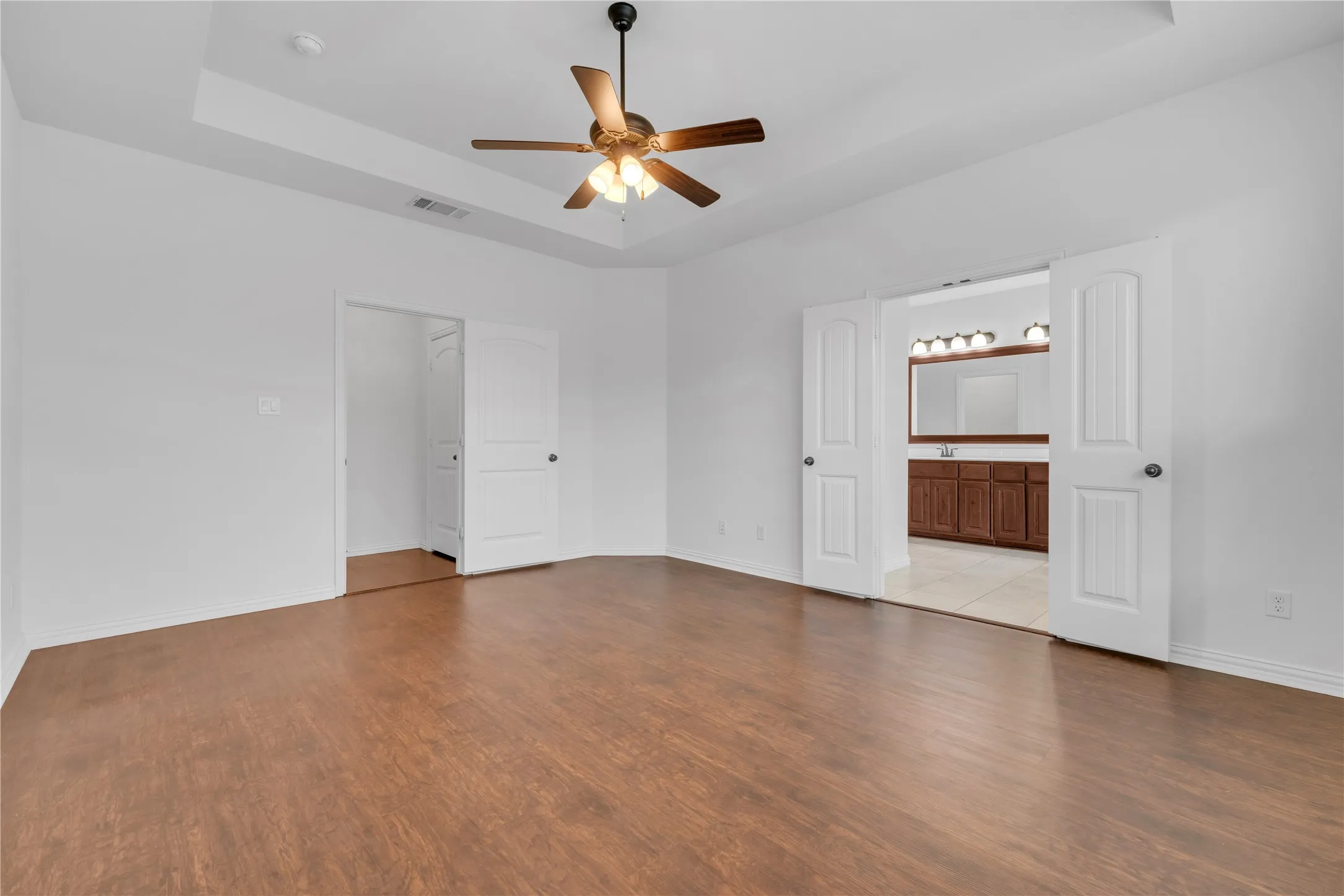 Single Family Residence For Sale in Tarrant County , 7337 Howling Coyote Lane, Fort Worth, Texas 76131, 3 Bedroom, 2 Bathroom, 2 Garage spaces, 2,003 Sqft, built in 2021, mls#21353836, Real Estate Agent in Fort Worth, Homes For Sale in Tarrant county, Homes For Sale in Fort Worth, Realtor in Fort Worth Texas, Real Estate Brokerage Independent Realty Texas, Luminita Cordes Realtor