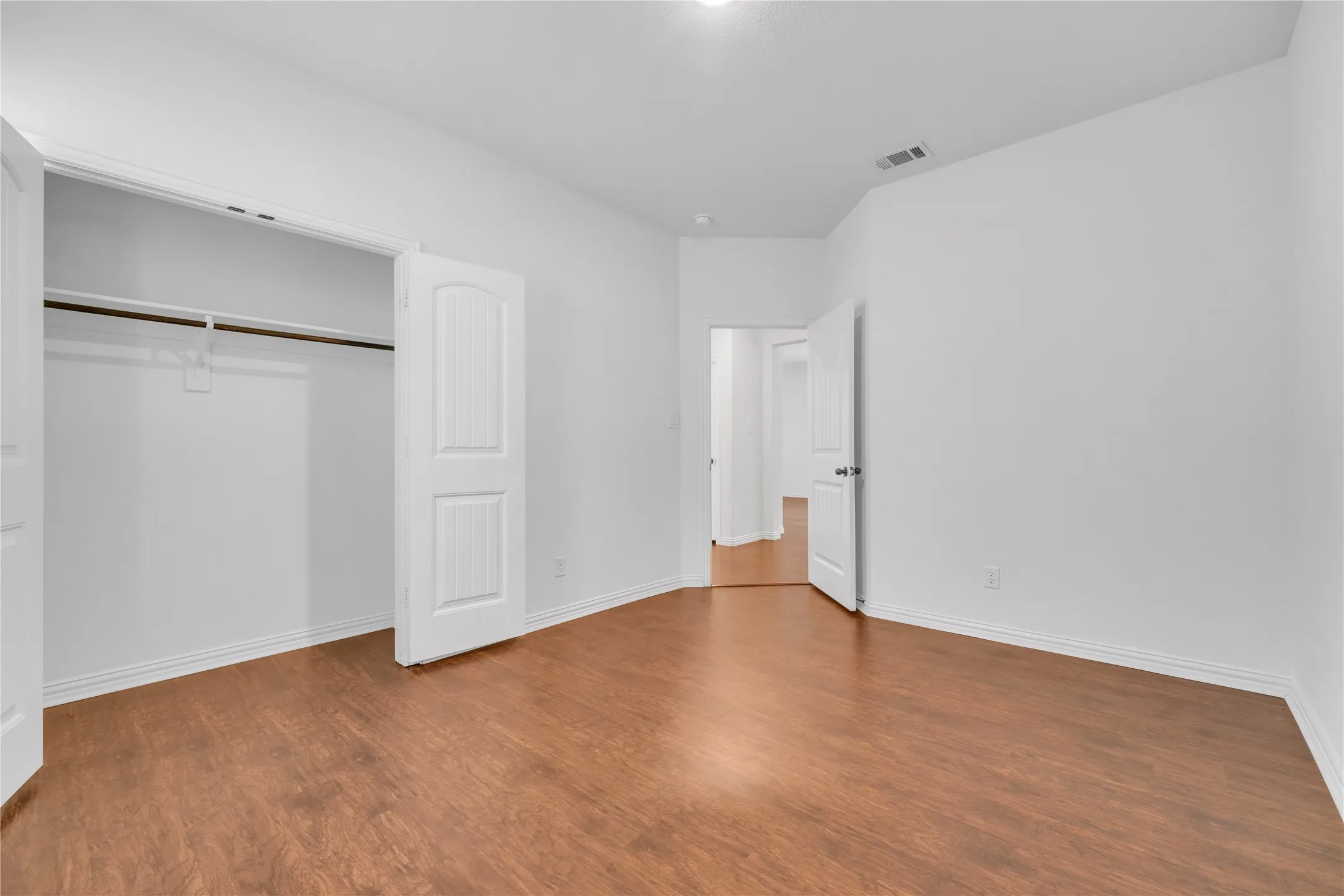 Single Family Residence For Sale in Tarrant County , 7337 Howling Coyote Lane, Fort Worth, Texas 76131, 3 Bedroom, 2 Bathroom, 2 Garage spaces, 2,003 Sqft, built in 2021, mls#21353836, Real Estate Agent in Fort Worth, Homes For Sale in Tarrant county, Homes For Sale in Fort Worth, Realtor in Fort Worth Texas, Real Estate Brokerage Independent Realty Texas, Luminita Cordes Realtor