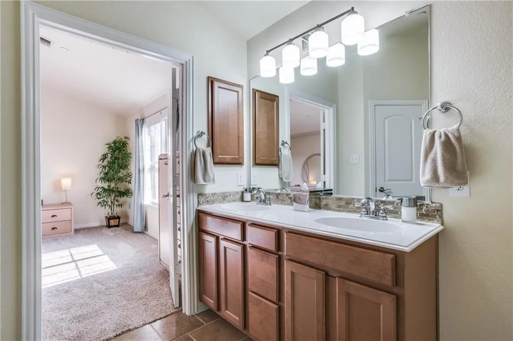 Townhouse For Sale in Collin County , 7957 Hannah Street, Plano, Texas 75025, 3 Bedroom, 3 Bathroom, 2 Garage spaces, 1,661 Sqft, built in 2007, mls#21354416, Real Estate Agent in Plano, Homes For Sale in Collin county, Homes For Sale in Plano, Realtor in Plano Texas, Real Estate Brokerage Independent Realty Texas, Luminita Cordes Realtor