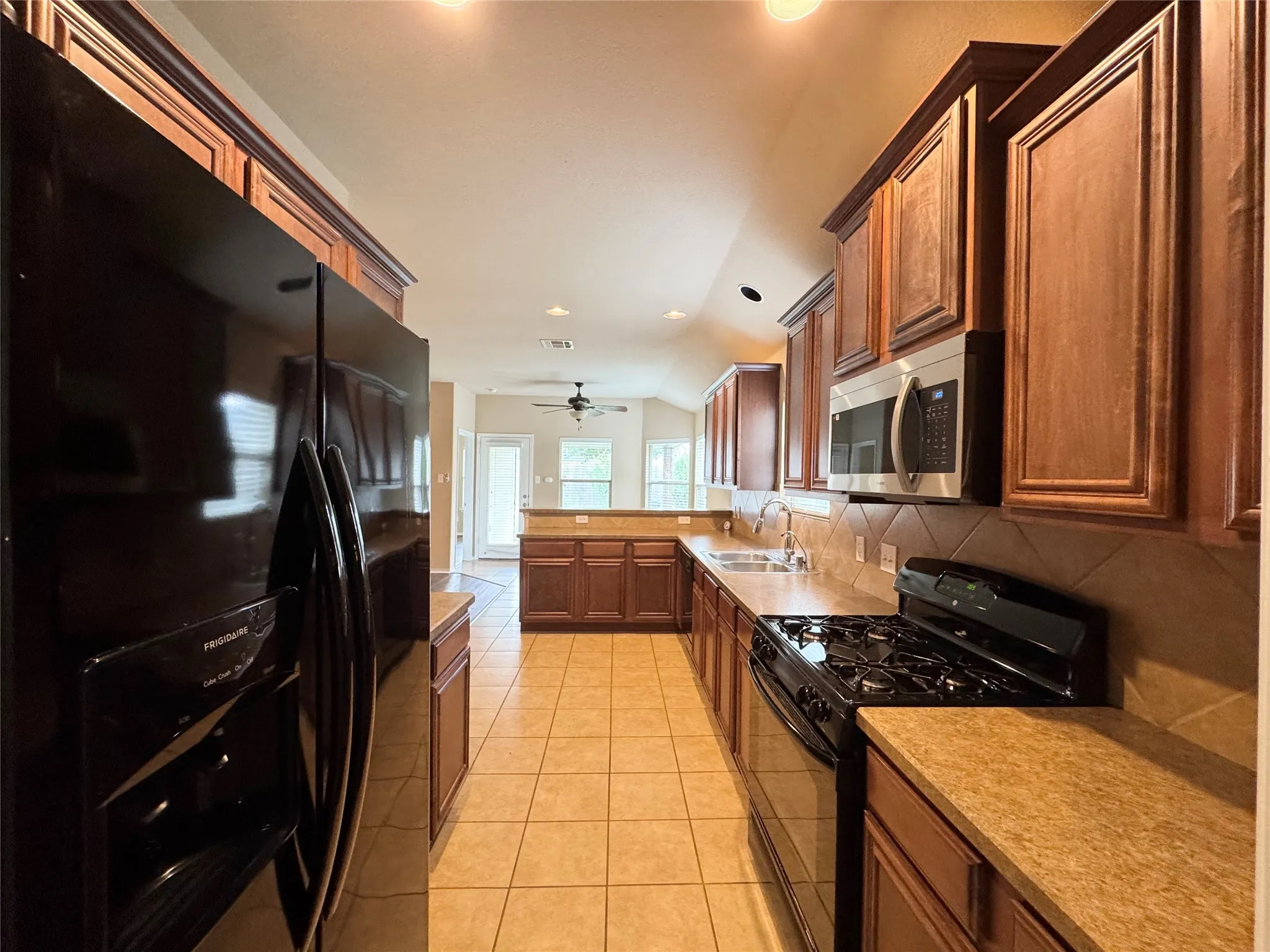 Single Family Residence For Rent in Collin County , 9709 Straightaway Drive, Mc Kinney, Texas 75072, 4 Bedroom, 2 Bathroom, 2 Garage spaces, 1,617 Sqft, built in 2009, mls#21352719, Real Estate Agent in Mc Kinney, Homes For Rent in Collin county, Homes For Rent in Mc Kinney, Realtor in Mc Kinney Texas, Real Estate Brokerage Independent Realty Texas, Luminita Cordes Realtor