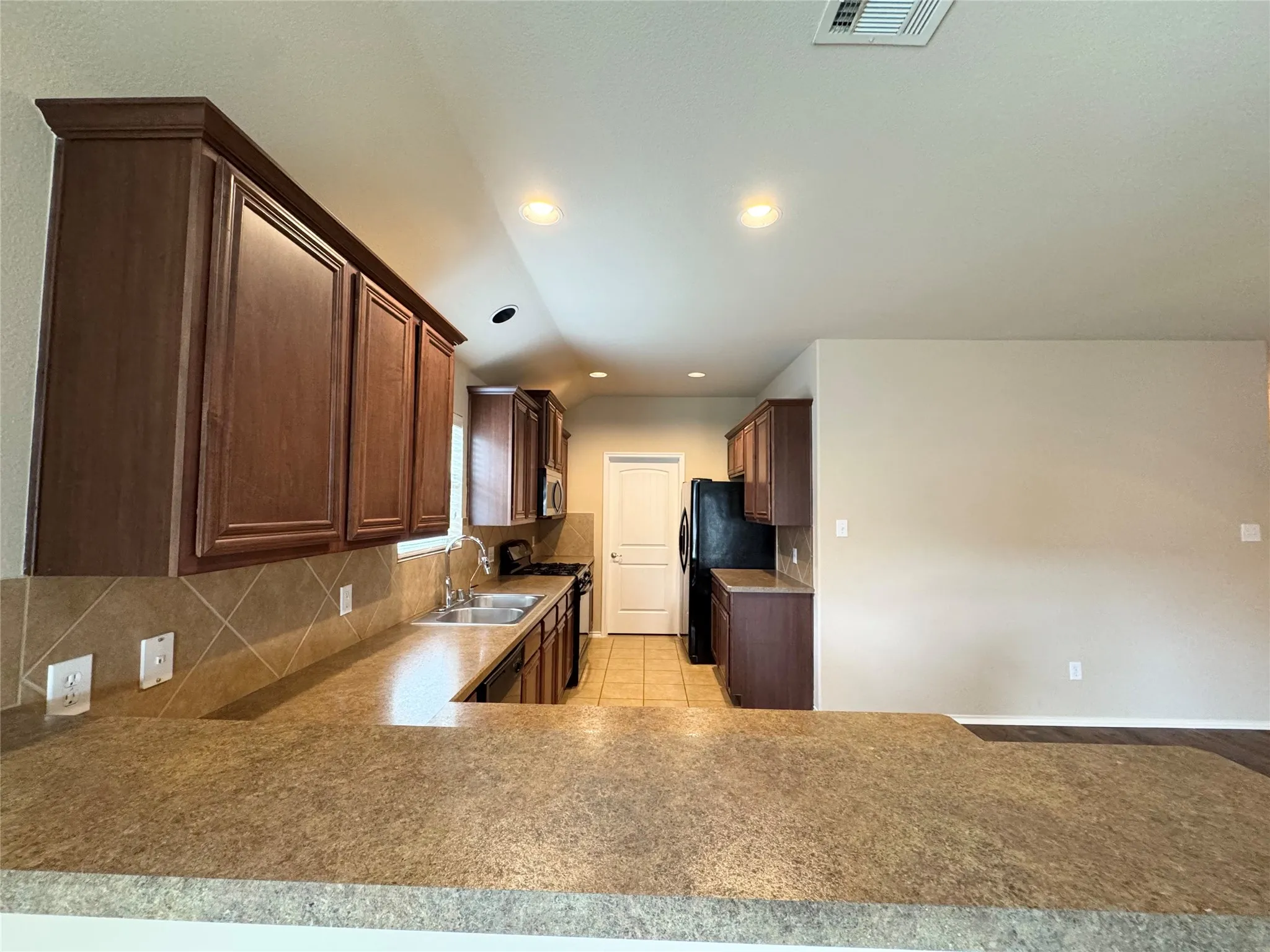 Single Family Residence For Rent in Collin County , 9709 Straightaway Drive, Mc Kinney, Texas 75072, 4 Bedroom, 2 Bathroom, 2 Garage spaces, 1,617 Sqft, built in 2009, mls#21352719, Real Estate Agent in Mc Kinney, Homes For Rent in Collin county, Homes For Rent in Mc Kinney, Realtor in Mc Kinney Texas, Real Estate Brokerage Independent Realty Texas, Luminita Cordes Realtor