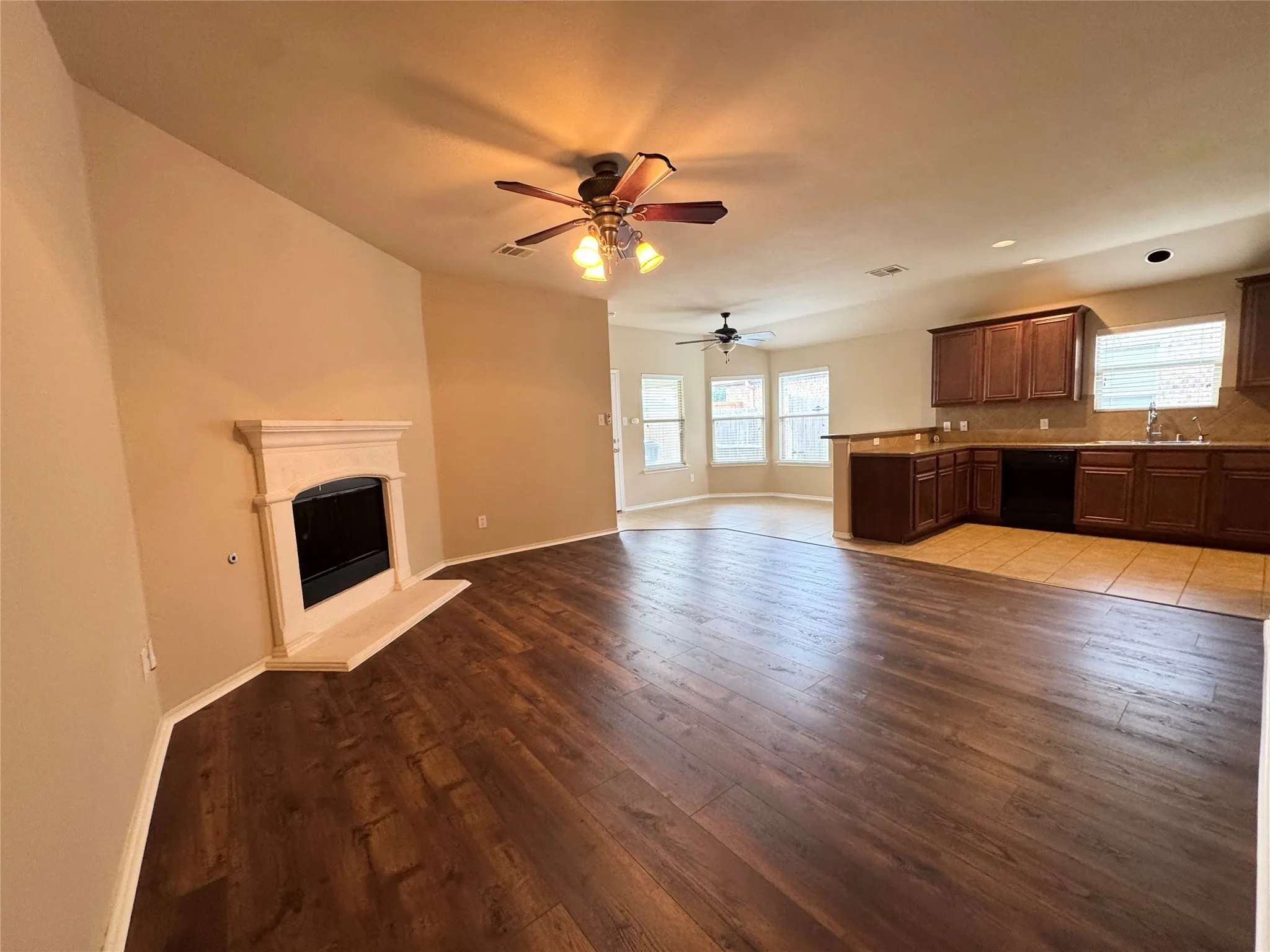 Single Family Residence For Rent in Collin County , 9709 Straightaway Drive, Mc Kinney, Texas 75072, 4 Bedroom, 2 Bathroom, 2 Garage spaces, 1,617 Sqft, built in 2009, mls#21352719, Real Estate Agent in Mc Kinney, Homes For Rent in Collin county, Homes For Rent in Mc Kinney, Realtor in Mc Kinney Texas, Real Estate Brokerage Independent Realty Texas, Luminita Cordes Realtor