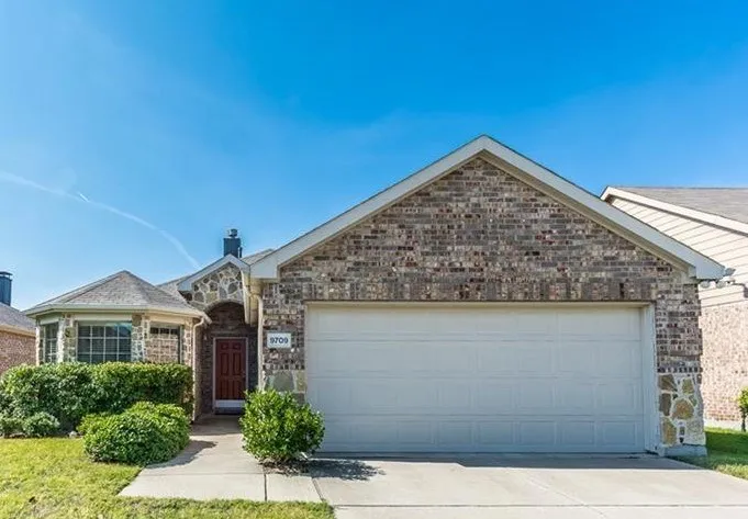Single Family Residence For Rent in Collin County , 9709 Straightaway Drive, Mc Kinney, Texas 75072, 4 Bedroom, 2 Bathroom, 2 Garage spaces, 1,617 Sqft, built in 2009, mls#21352719, Real Estate Agent in Mc Kinney, Homes For Rent in Collin county, Homes For Rent in Mc Kinney, Realtor in Mc Kinney Texas, Real Estate Brokerage Independent Realty Texas, Luminita Cordes Realtor