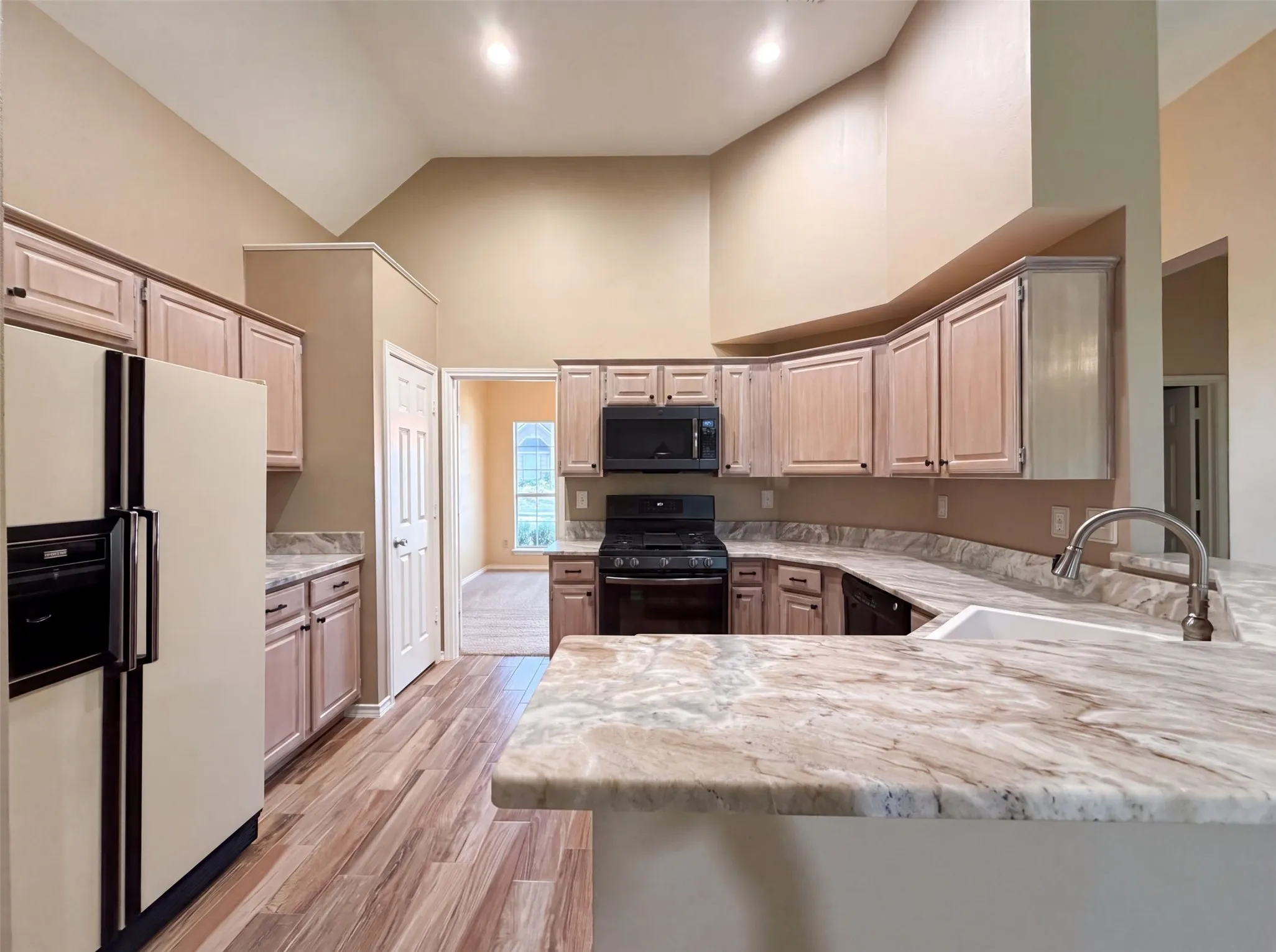 Single Family Residence For Sale in Collin County , 5101 Quail Ridge Drive, Mc Kinney, Texas 75072, 3 Bedroom, 2 Bathroom, 2 Garage spaces, 1,672 Sqft, built in 1991, mls#21354420, Real Estate Agent in Mc Kinney, Homes For Sale in Collin county, Homes For Sale in Mc Kinney, Realtor in Mc Kinney Texas, Real Estate Brokerage Independent Realty Texas, Luminita Cordes Realtor