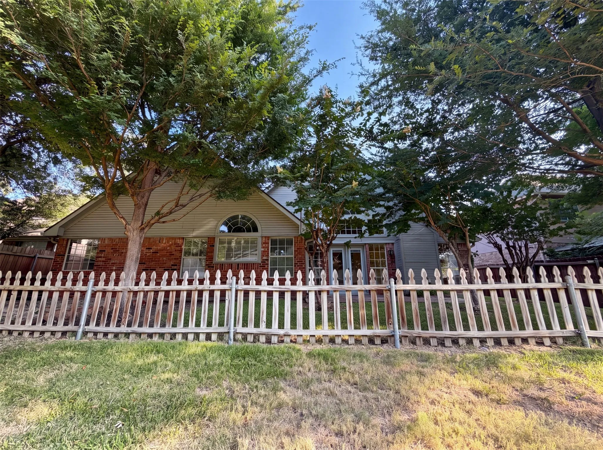 Single Family Residence For Sale in Collin County , 5101 Quail Ridge Drive, Mc Kinney, Texas 75072, 3 Bedroom, 2 Bathroom, 2 Garage spaces, 1,672 Sqft, built in 1991, mls#21354420, Real Estate Agent in Mc Kinney, Homes For Sale in Collin county, Homes For Sale in Mc Kinney, Realtor in Mc Kinney Texas, Real Estate Brokerage Independent Realty Texas, Luminita Cordes Realtor