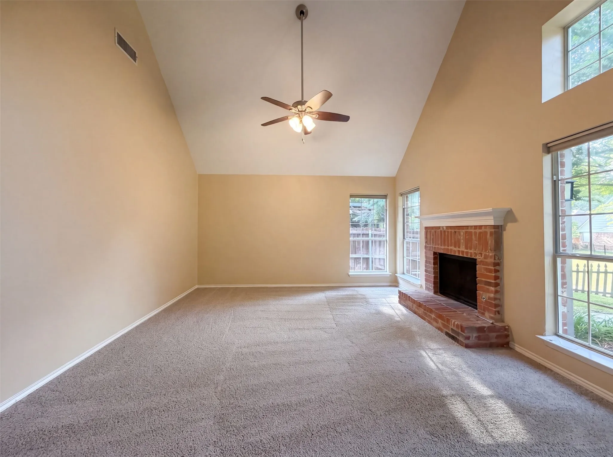 Single Family Residence For Sale in Collin County , 5101 Quail Ridge Drive, Mc Kinney, Texas 75072, 3 Bedroom, 2 Bathroom, 2 Garage spaces, 1,672 Sqft, built in 1991, mls#21354420, Real Estate Agent in Mc Kinney, Homes For Sale in Collin county, Homes For Sale in Mc Kinney, Realtor in Mc Kinney Texas, Real Estate Brokerage Independent Realty Texas, Luminita Cordes Realtor
