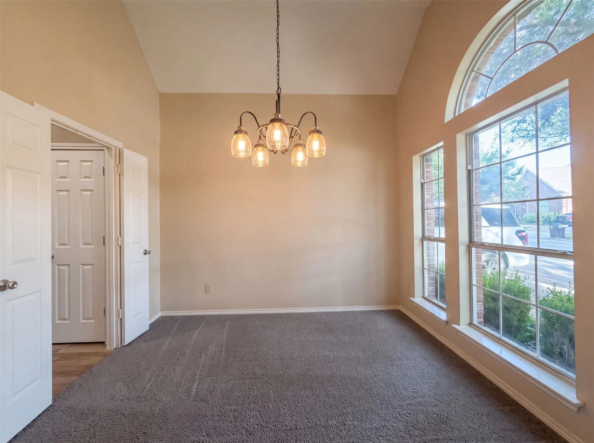 Single Family Residence For Sale in Collin County , 5101 Quail Ridge Drive, Mc Kinney, Texas 75072, 3 Bedroom, 2 Bathroom, 2 Garage spaces, 1,672 Sqft, built in 1991, mls#21354420, Real Estate Agent in Mc Kinney, Homes For Sale in Collin county, Homes For Sale in Mc Kinney, Realtor in Mc Kinney Texas, Real Estate Brokerage Independent Realty Texas, Luminita Cordes Realtor
