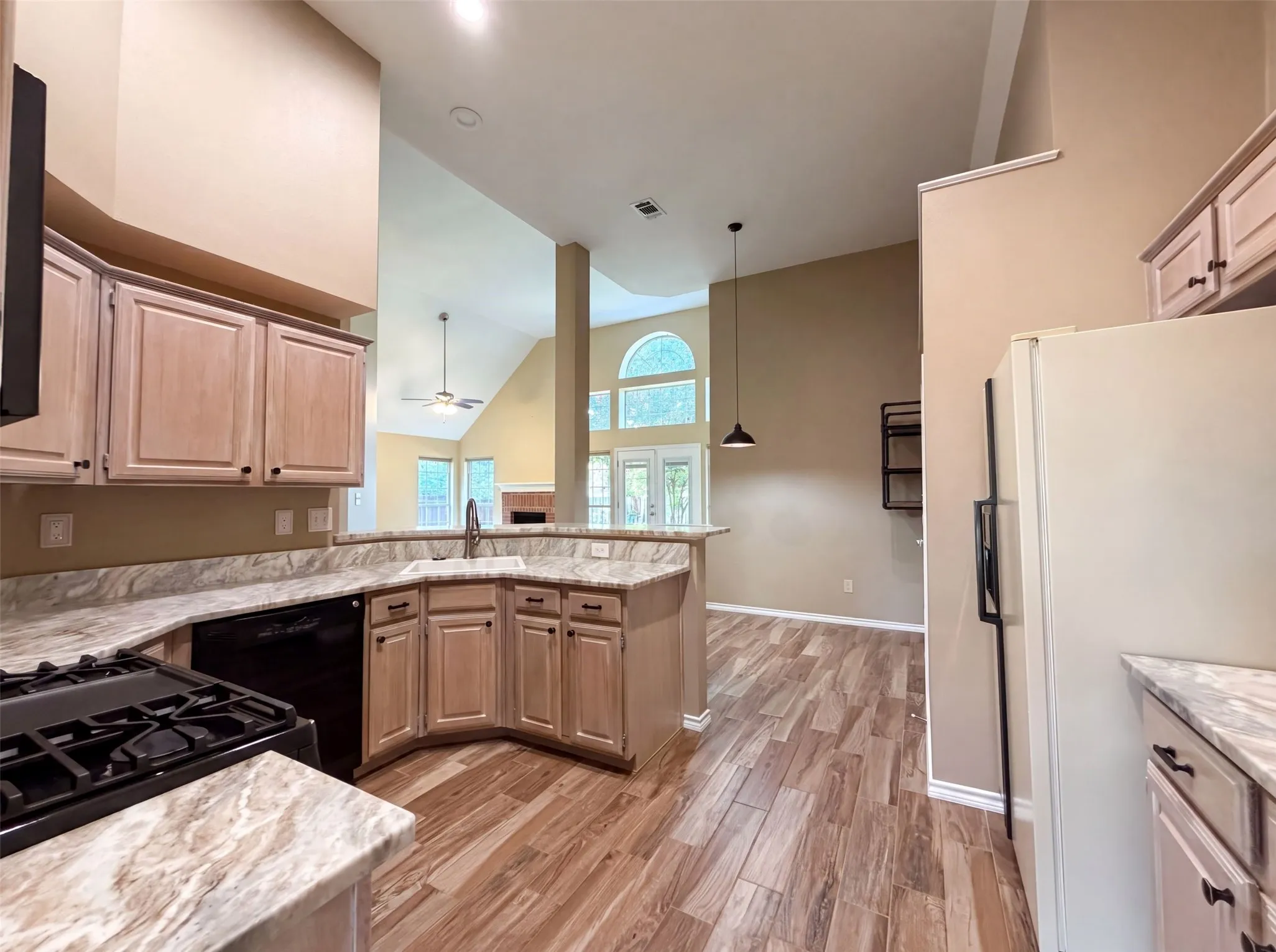 Single Family Residence For Sale in Collin County , 5101 Quail Ridge Drive, Mc Kinney, Texas 75072, 3 Bedroom, 2 Bathroom, 2 Garage spaces, 1,672 Sqft, built in 1991, mls#21354420, Real Estate Agent in Mc Kinney, Homes For Sale in Collin county, Homes For Sale in Mc Kinney, Realtor in Mc Kinney Texas, Real Estate Brokerage Independent Realty Texas, Luminita Cordes Realtor